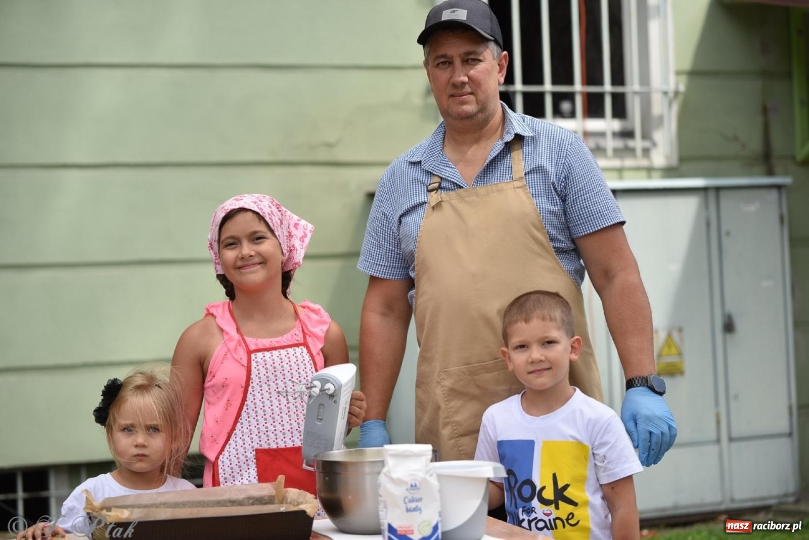 Zdjęcie w galerii na portalu naszraciborz.pl: TOGETHER. Polsko-ukraiński piknik integracyjny w ogrodzie Strzechy wiadomości z regionu