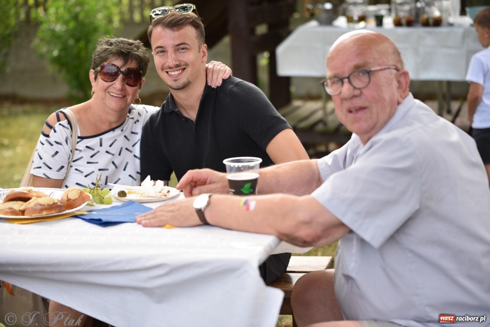 Zdjęcie w galerii na portalu naszraciborz.pl: TOGETHER. Polsko-ukraiński piknik integracyjny w ogrodzie Strzechy wiadomości z regionu