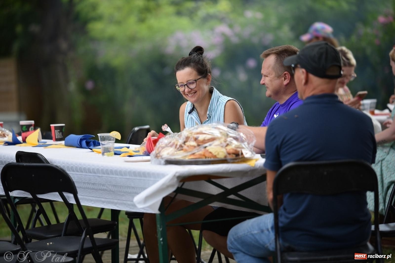 Zdjęcie w galerii na portalu naszraciborz.pl: TOGETHER. Polsko-ukraiński piknik integracyjny w ogrodzie Strzechy wiadomości z regionu