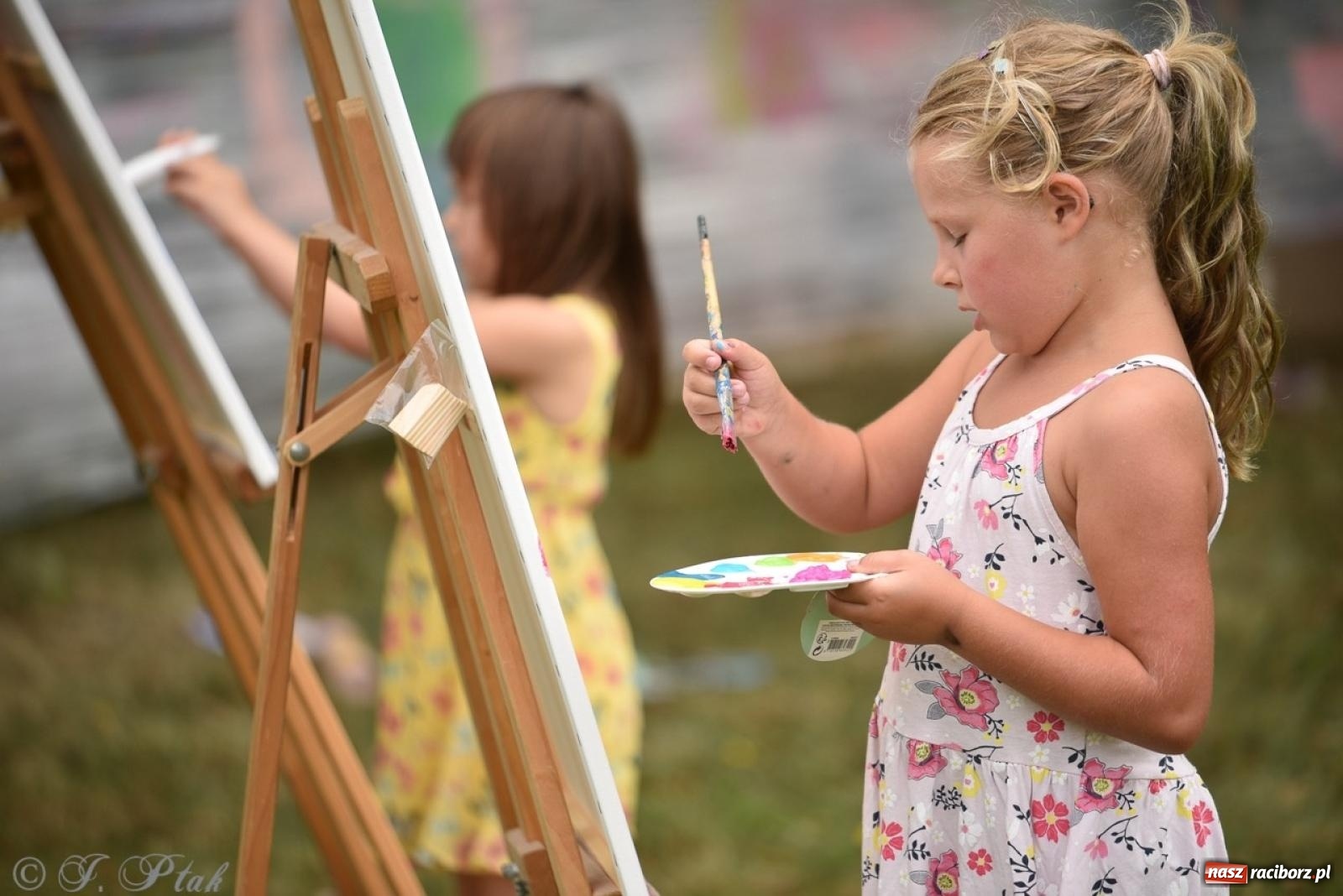 Zdjęcie w galerii na portalu naszraciborz.pl: TOGETHER. Polsko-ukraiński piknik integracyjny w ogrodzie Strzechy wiadomości z regionu