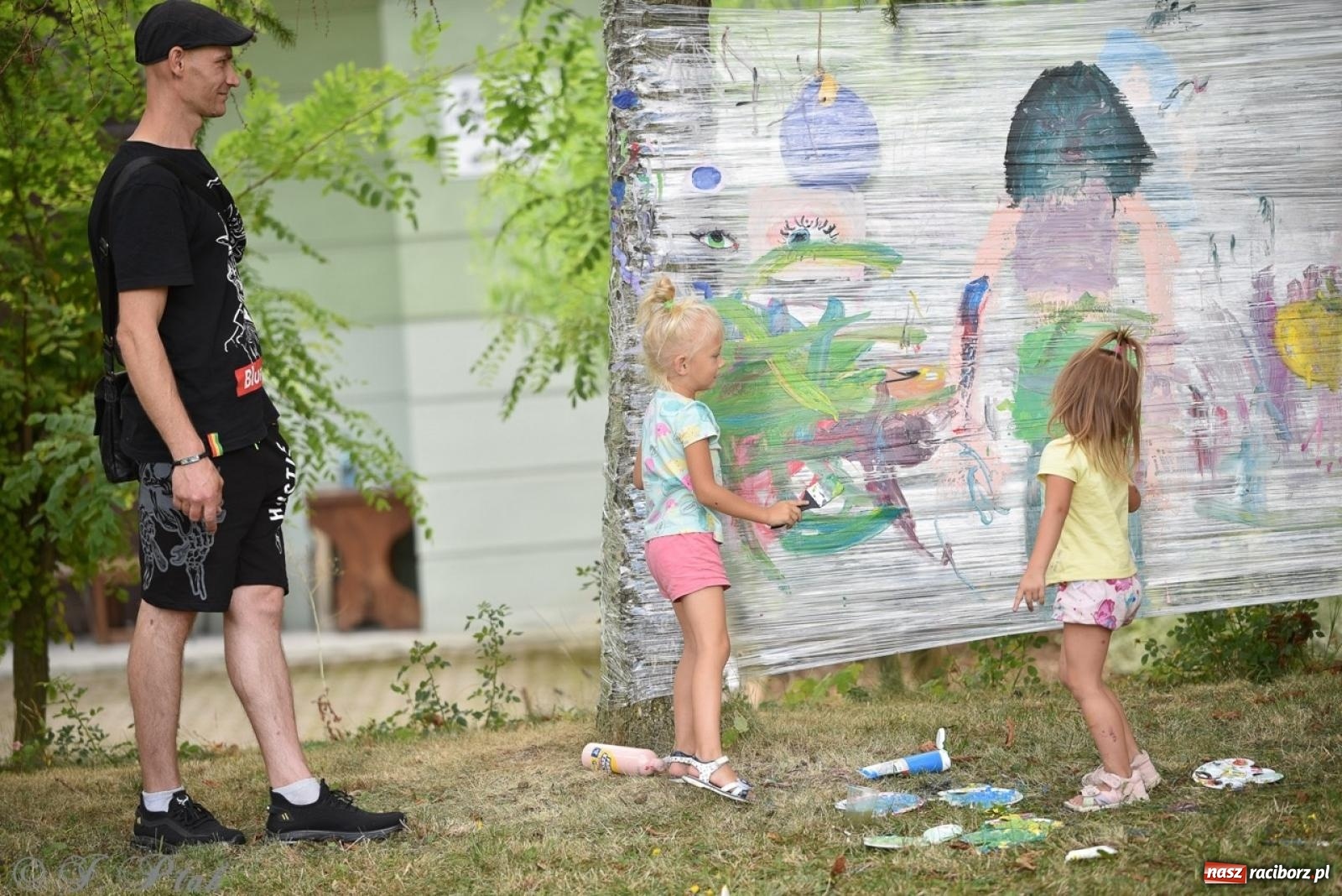 Zdjęcie w galerii na portalu naszraciborz.pl: TOGETHER. Polsko-ukraiński piknik integracyjny w ogrodzie Strzechy wiadomości z regionu