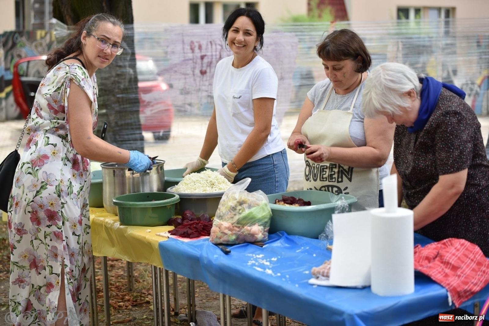 Zdjęcie w galerii na portalu naszraciborz.pl: TOGETHER. Polsko-ukraiński piknik integracyjny w ogrodzie Strzechy wiadomości z regionu