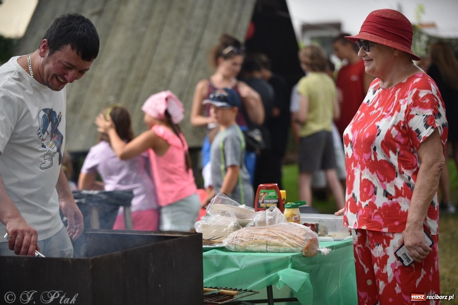 Zdjęcie w galerii na portalu naszraciborz.pl: TOGETHER. Polsko-ukraiński piknik integracyjny w ogrodzie Strzechy wiadomości z regionu