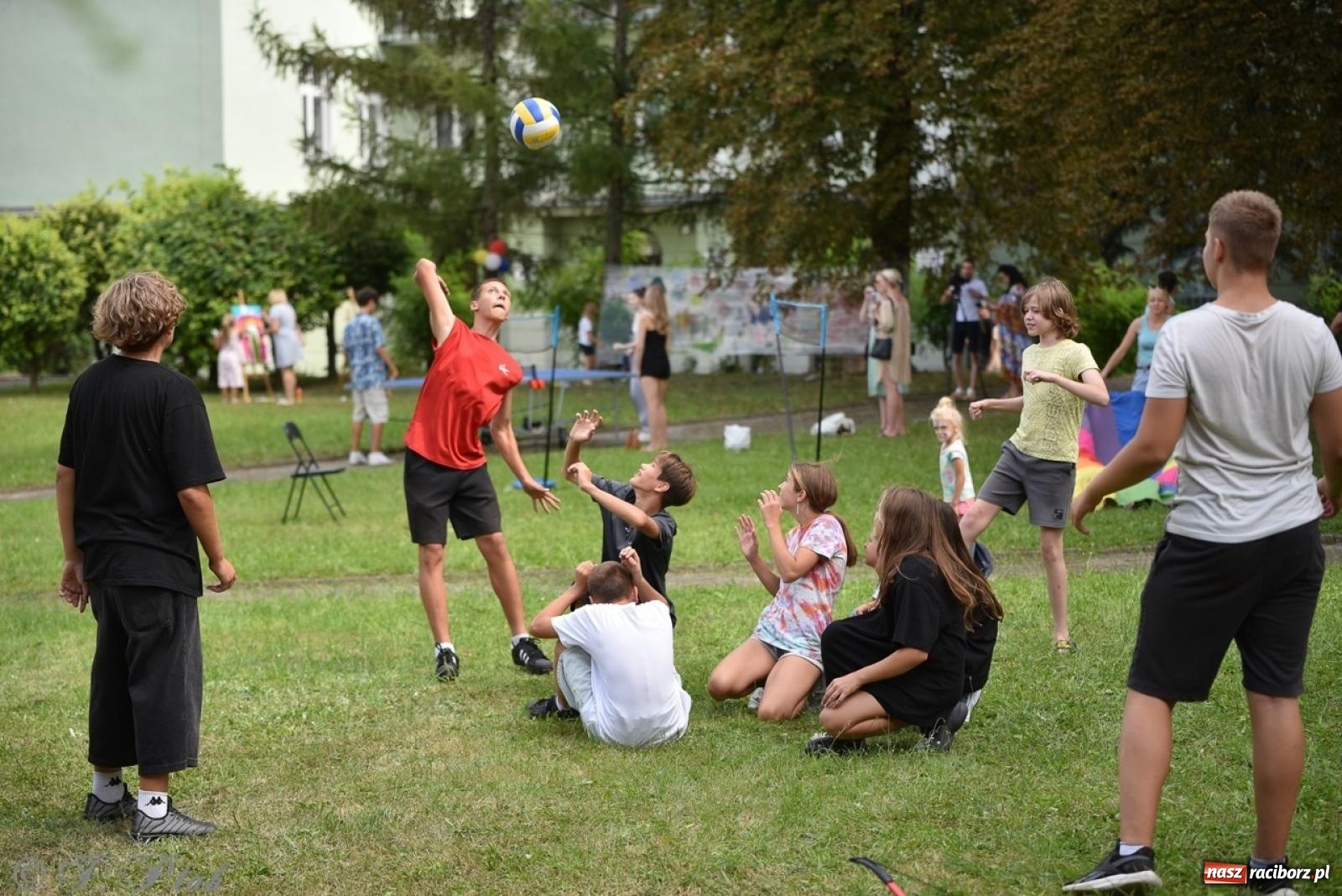 Zdjęcie w galerii na portalu naszraciborz.pl: TOGETHER. Polsko-ukraiński piknik integracyjny w ogrodzie Strzechy wiadomości z regionu