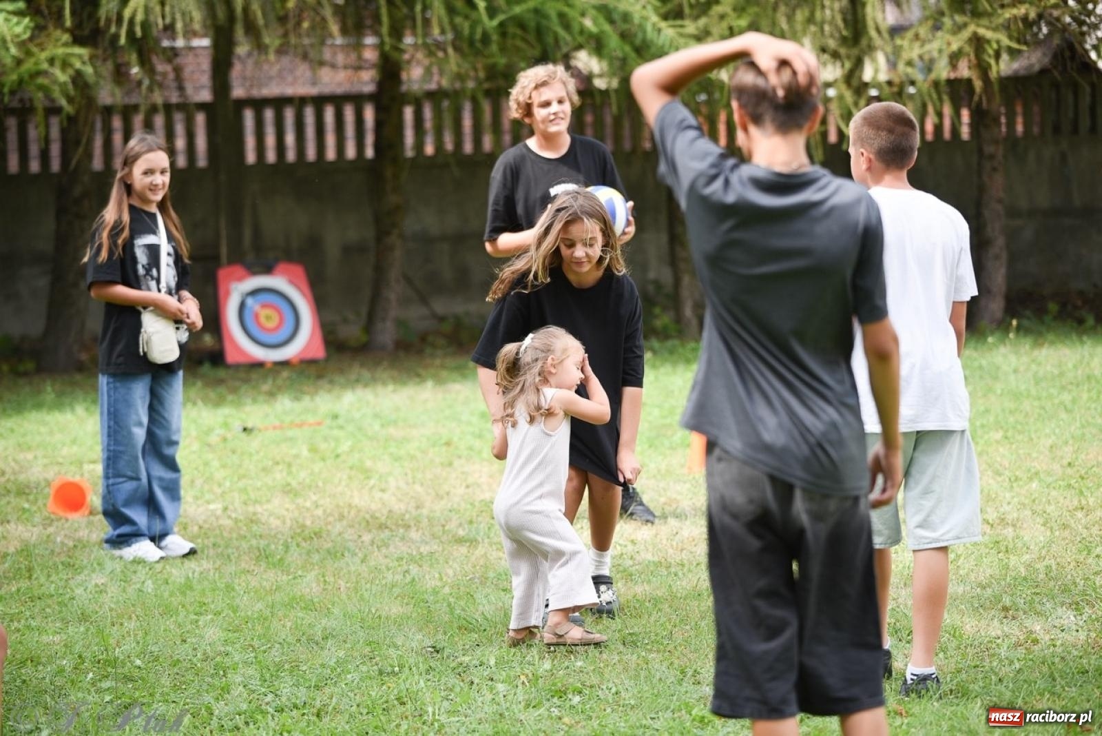 Zdjęcie w galerii na portalu naszraciborz.pl: TOGETHER. Polsko-ukraiński piknik integracyjny w ogrodzie Strzechy wiadomości z regionu