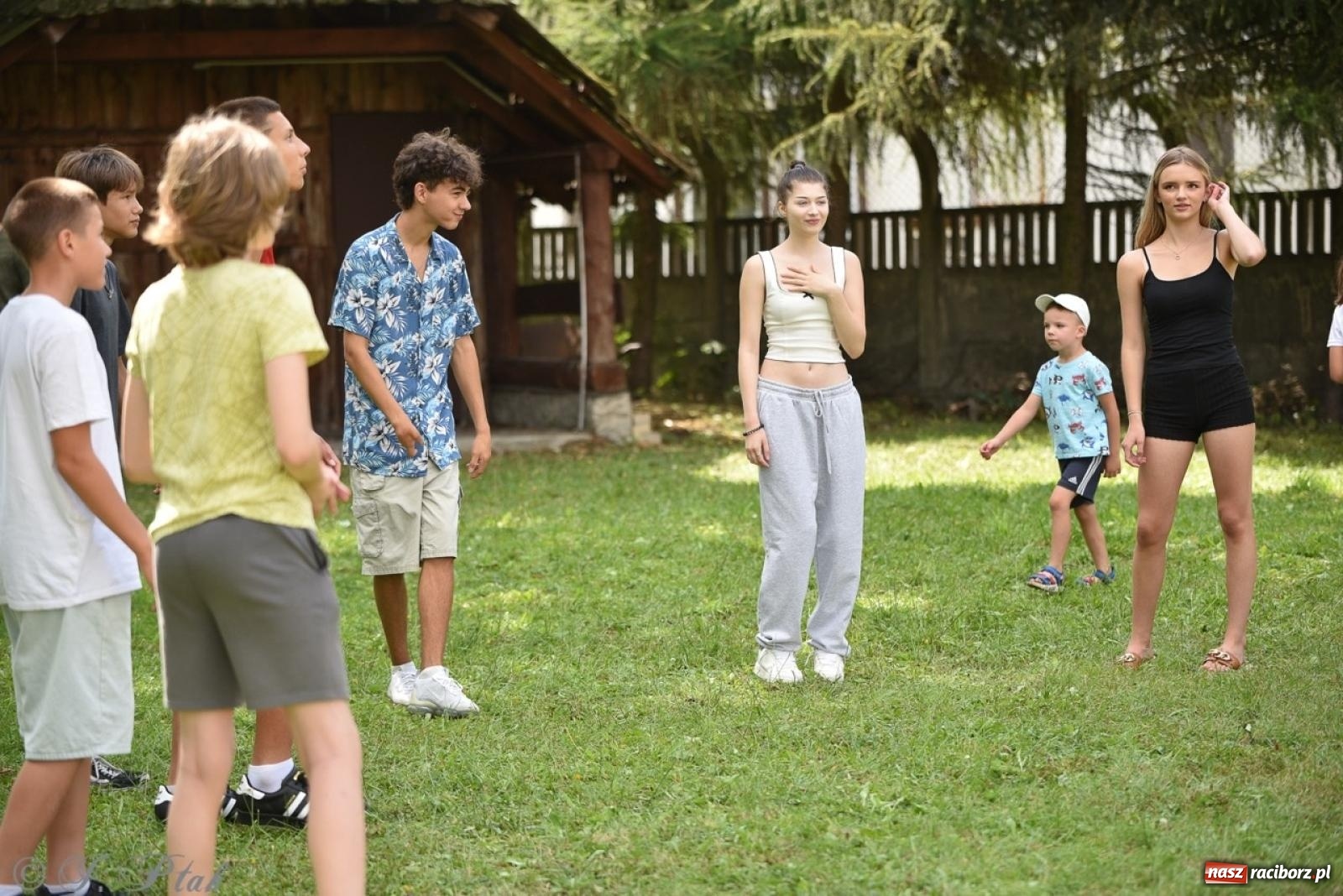 Zdjęcie w galerii na portalu naszraciborz.pl: TOGETHER. Polsko-ukraiński piknik integracyjny w ogrodzie Strzechy wiadomości z regionu