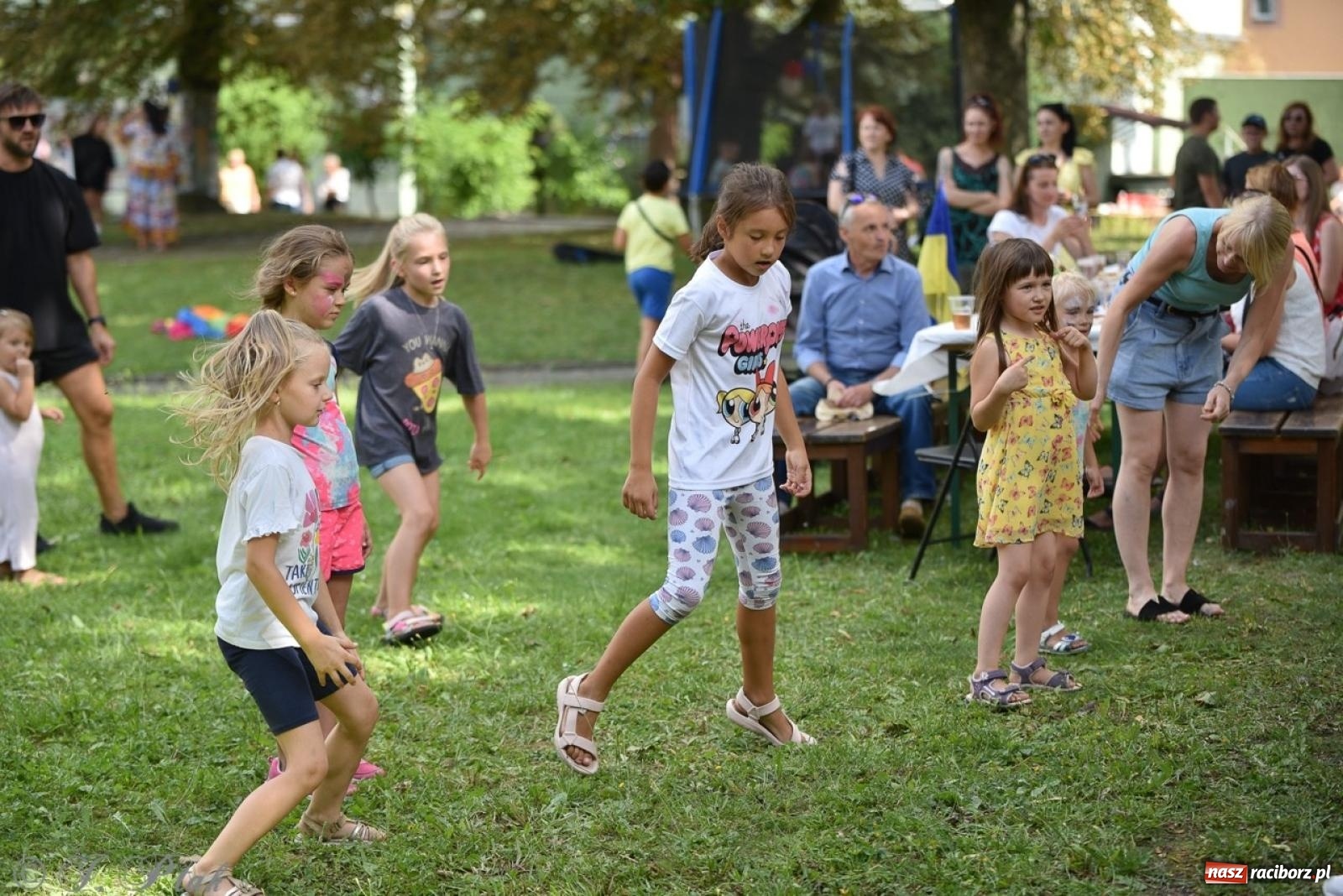Zdjęcie w galerii na portalu naszraciborz.pl: TOGETHER. Polsko-ukraiński piknik integracyjny w ogrodzie Strzechy wiadomości z regionu