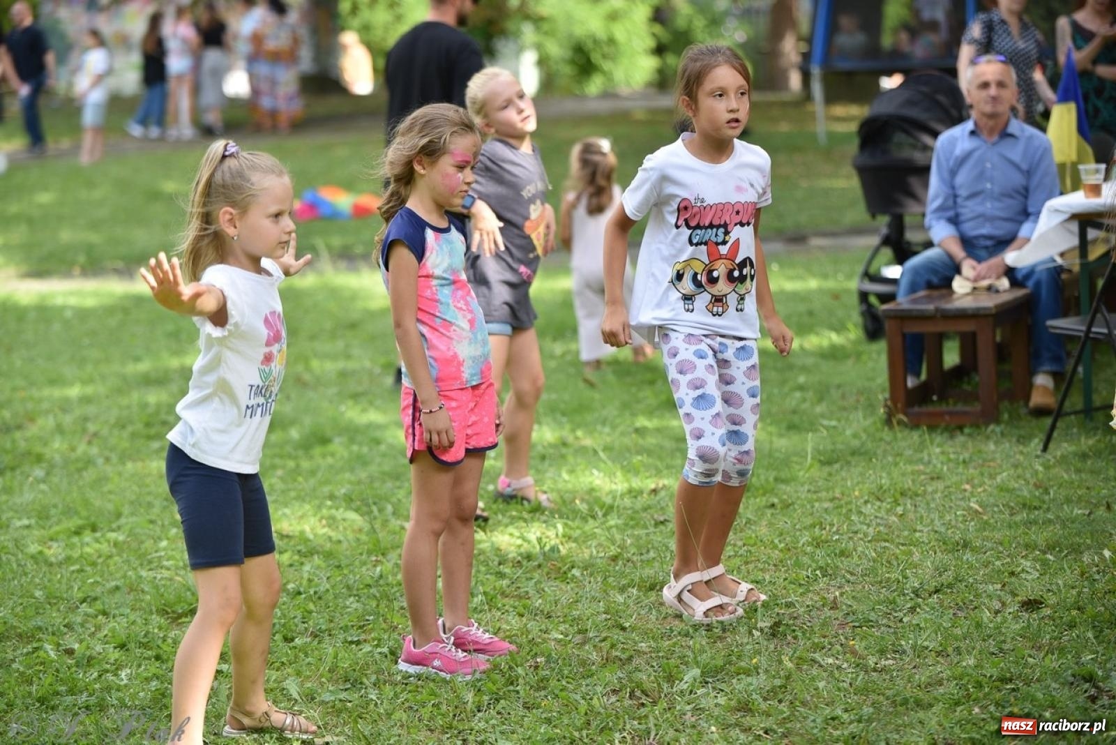 Zdjęcie w galerii na portalu naszraciborz.pl: TOGETHER. Polsko-ukraiński piknik integracyjny w ogrodzie Strzechy wiadomości z regionu