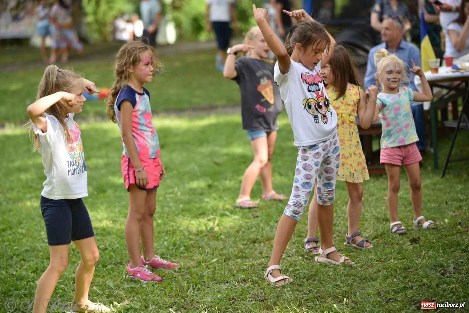 Zdjęcie w galerii na portalu naszraciborz.pl: TOGETHER. Polsko-ukraiński piknik integracyjny w ogrodzie Strzechy wiadomości z regionu