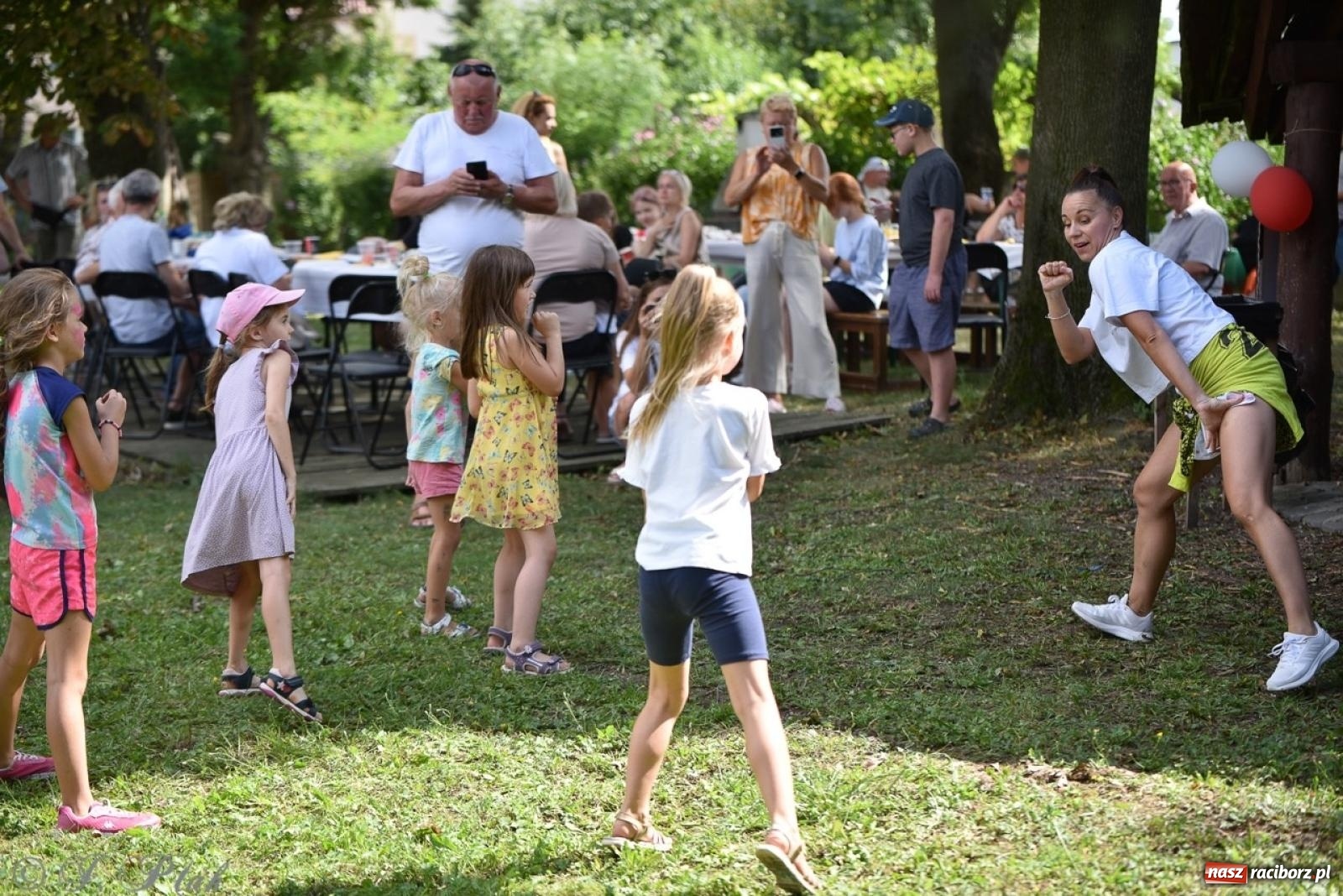 Zdjęcie w galerii na portalu naszraciborz.pl: TOGETHER. Polsko-ukraiński piknik integracyjny w ogrodzie Strzechy wiadomości z regionu