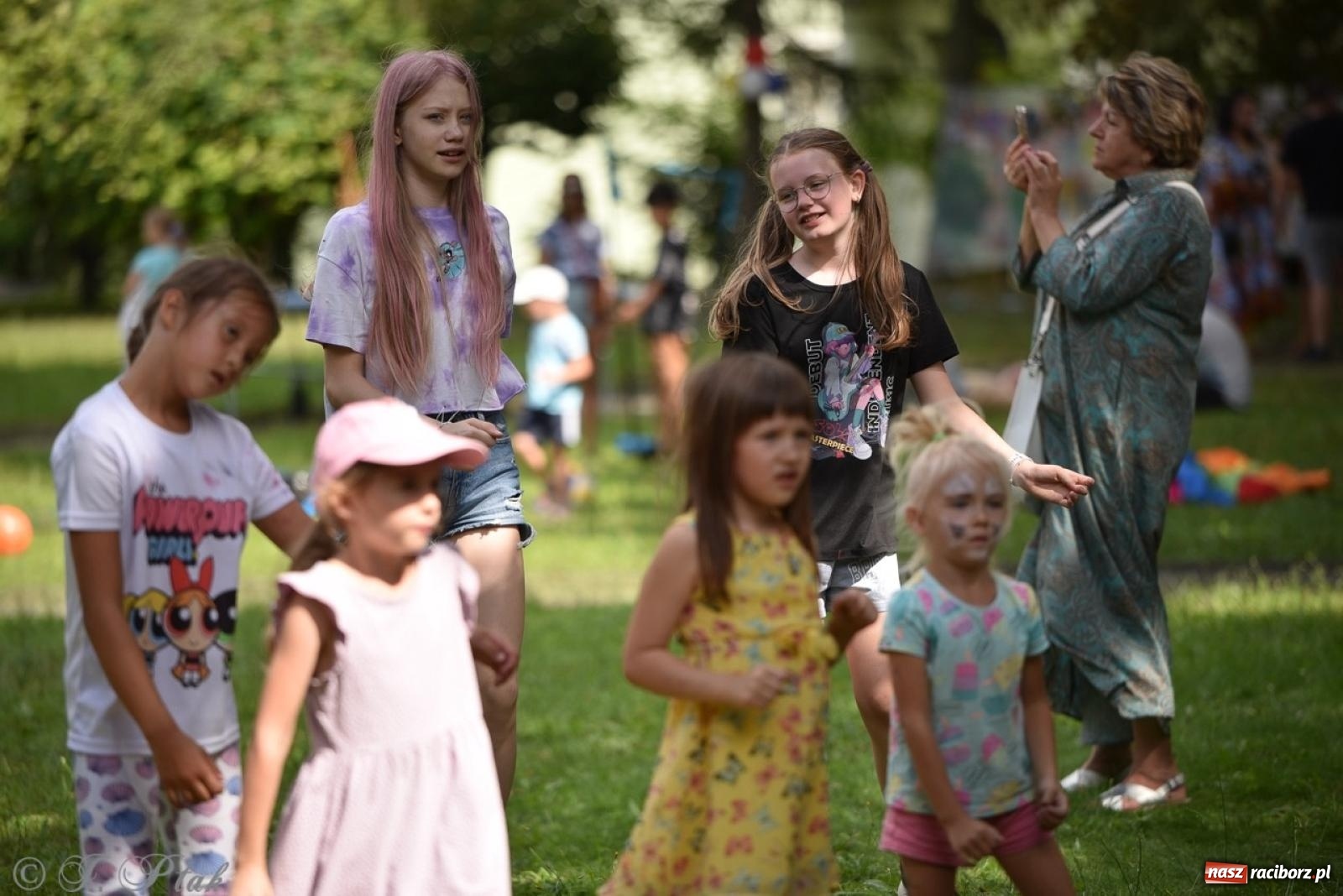 Zdjęcie w galerii na portalu naszraciborz.pl: TOGETHER. Polsko-ukraiński piknik integracyjny w ogrodzie Strzechy wiadomości z regionu