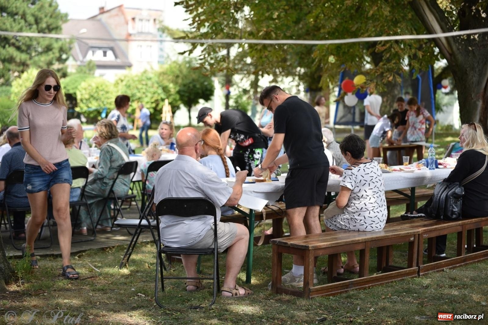 Zdjęcie w galerii na portalu naszraciborz.pl: TOGETHER. Polsko-ukraiński piknik integracyjny w ogrodzie Strzechy wiadomości z regionu