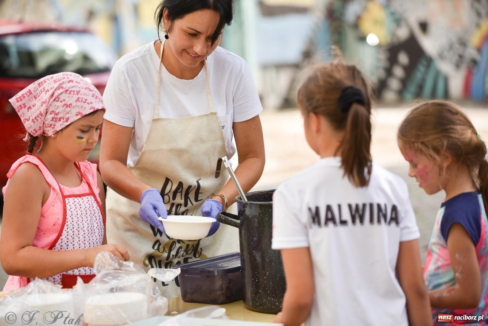 Zdjęcie w galerii na portalu naszraciborz.pl: TOGETHER. Polsko-ukraiński piknik integracyjny w ogrodzie Strzechy wiadomości z regionu