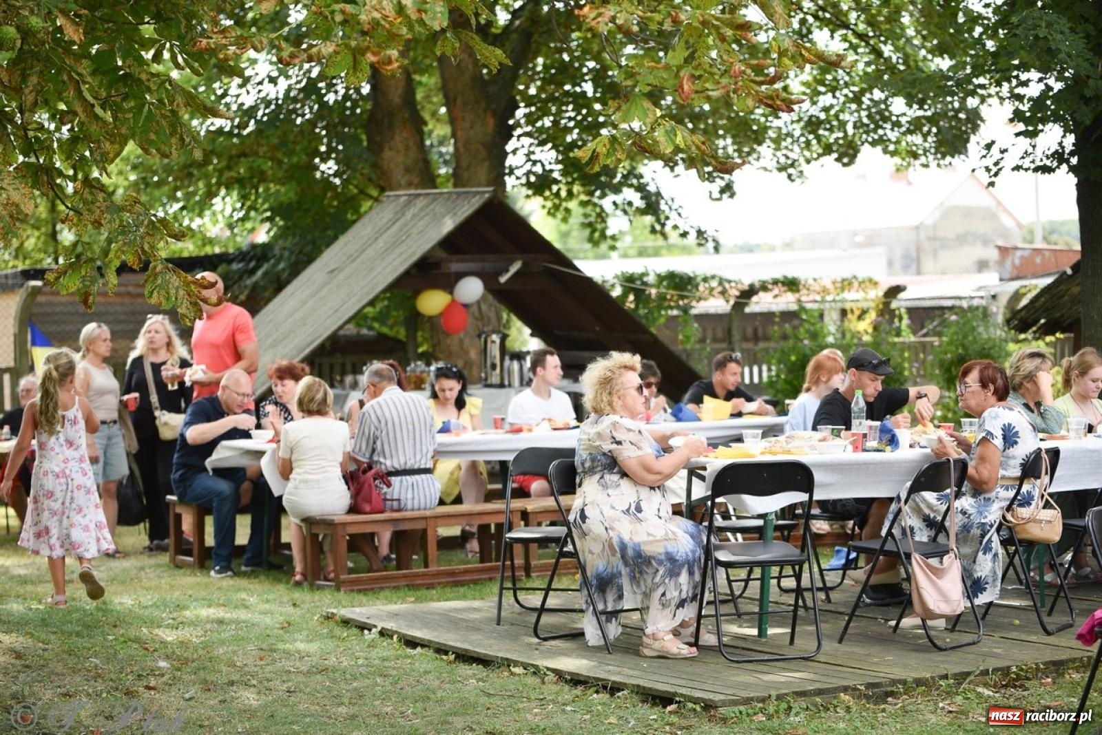 Zdjęcie w galerii na portalu naszraciborz.pl: TOGETHER. Polsko-ukraiński piknik integracyjny w ogrodzie Strzechy wiadomości z regionu