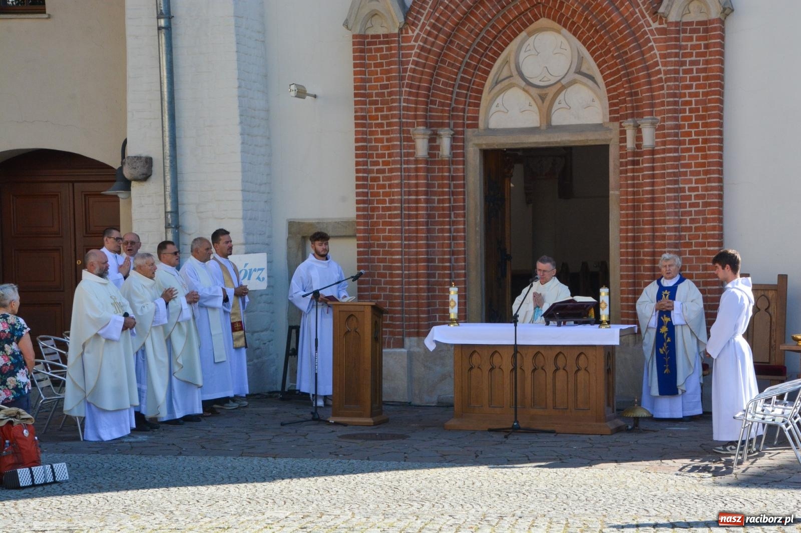 Zdjęcie w galerii na portalu naszraciborz.pl: Z zamku wyruszyła pielgrzymka na Jasną Górę [FOTO i WIDEO] wiadomości z regionu