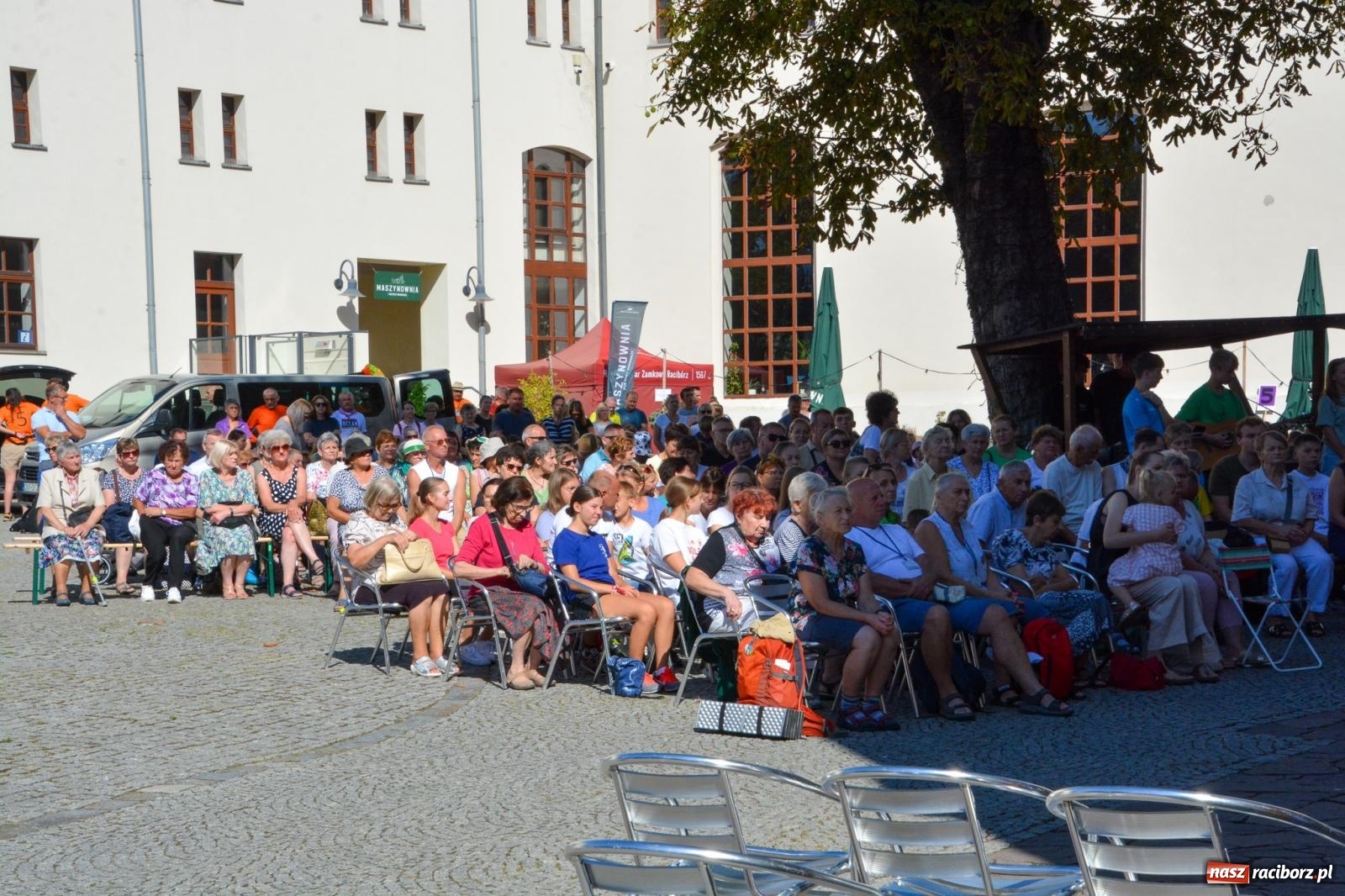 Zdjęcie w galerii na portalu naszraciborz.pl: Z zamku wyruszyła pielgrzymka na Jasną Górę [FOTO i WIDEO] wiadomości z regionu