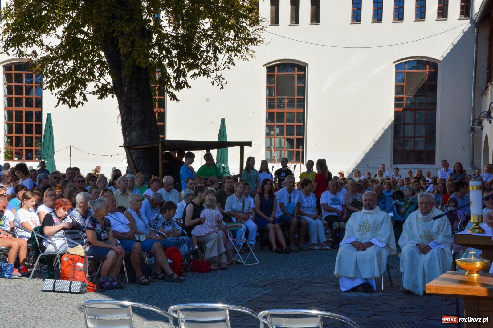 Zdjęcie w galerii na portalu naszraciborz.pl: Z zamku wyruszyła pielgrzymka na Jasną Górę [FOTO i WIDEO] wiadomości z regionu