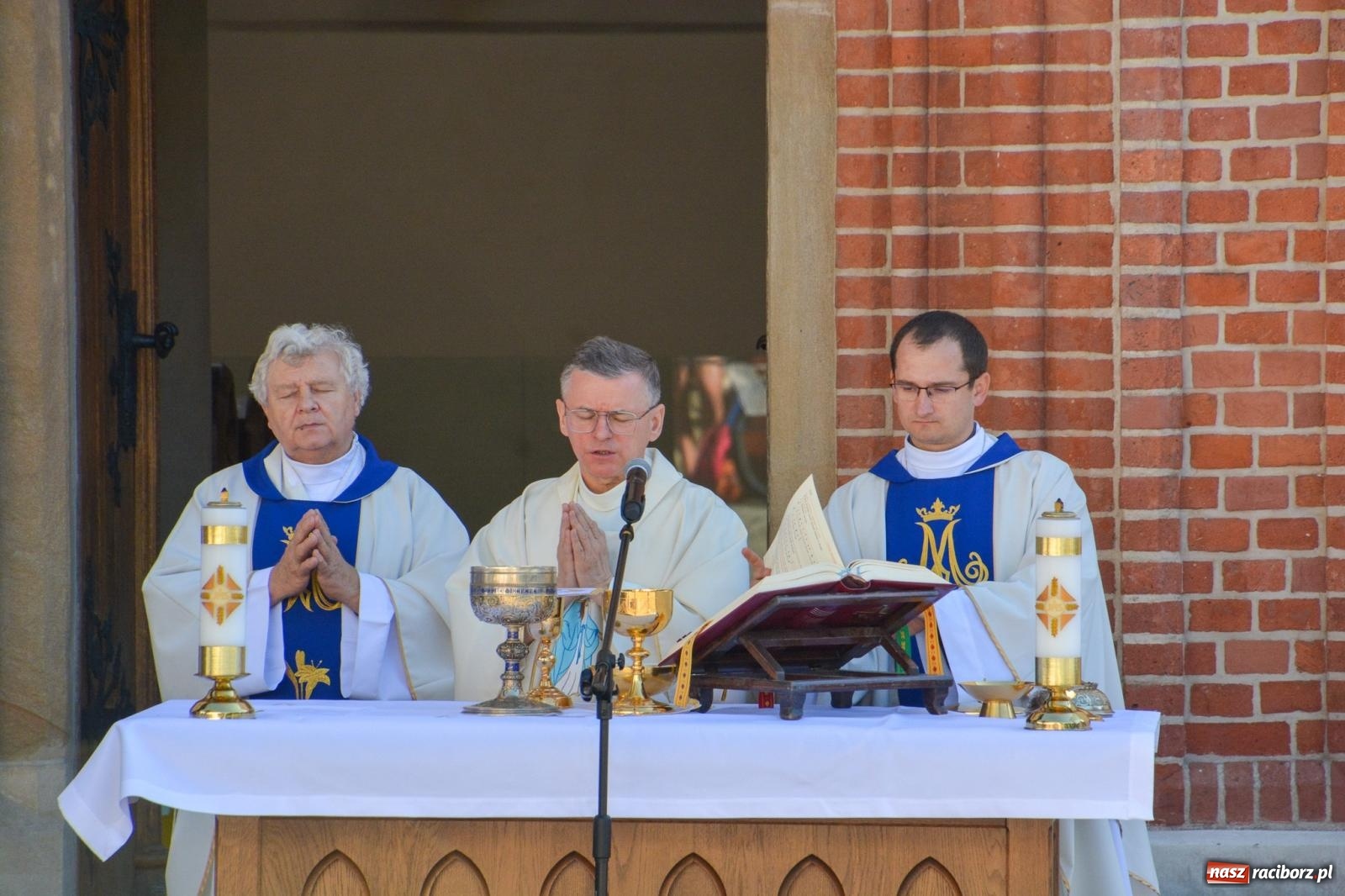 Zdjęcie w galerii na portalu naszraciborz.pl: Z zamku wyruszyła pielgrzymka na Jasną Górę [FOTO i WIDEO] wiadomości z regionu