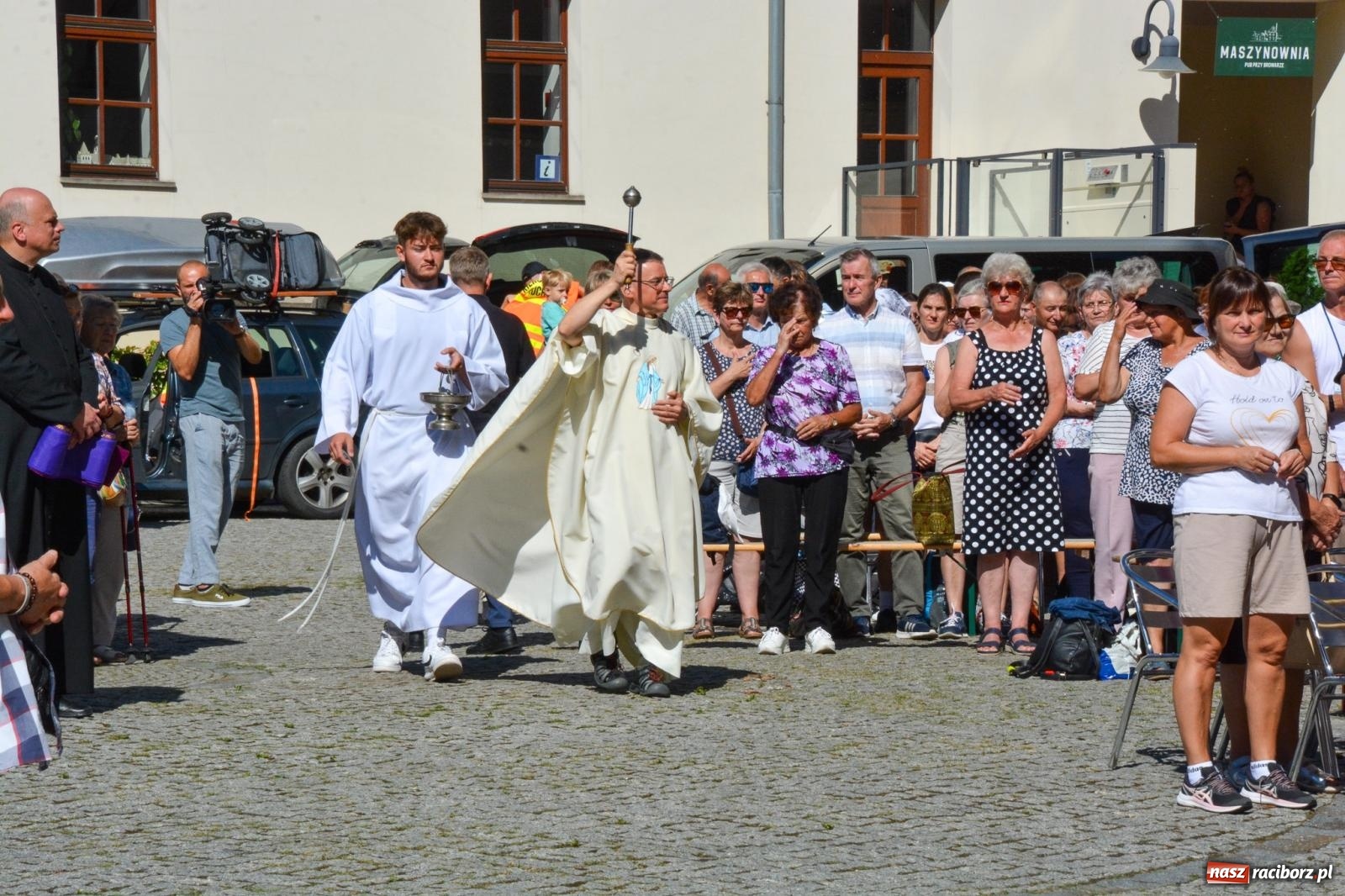 Zdjęcie w galerii na portalu naszraciborz.pl: Z zamku wyruszyła pielgrzymka na Jasną Górę [FOTO i WIDEO] wiadomości z regionu