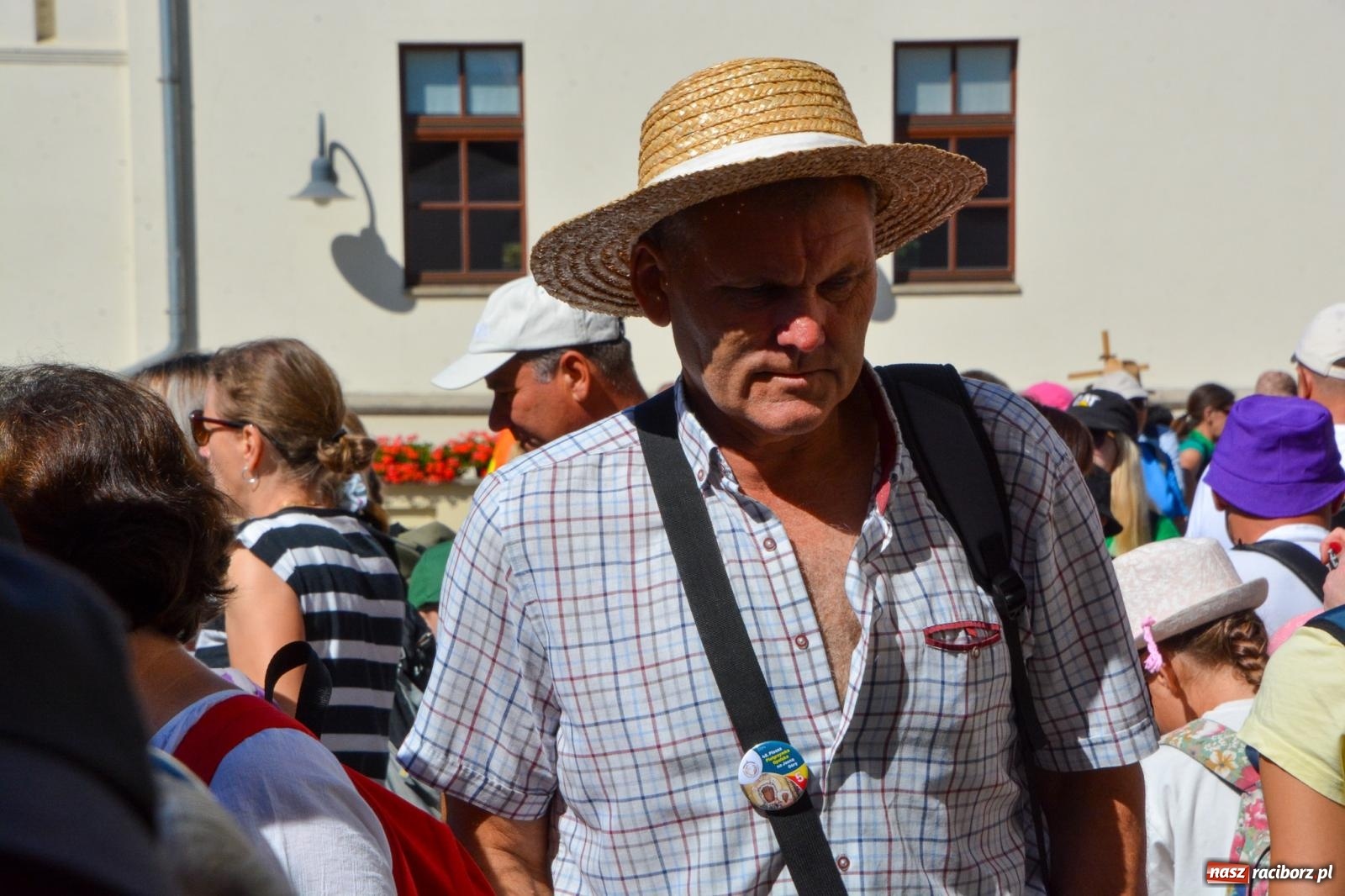 Zdjęcie w galerii na portalu naszraciborz.pl: Z zamku wyruszyła pielgrzymka na Jasną Górę [FOTO i WIDEO] wiadomości z regionu