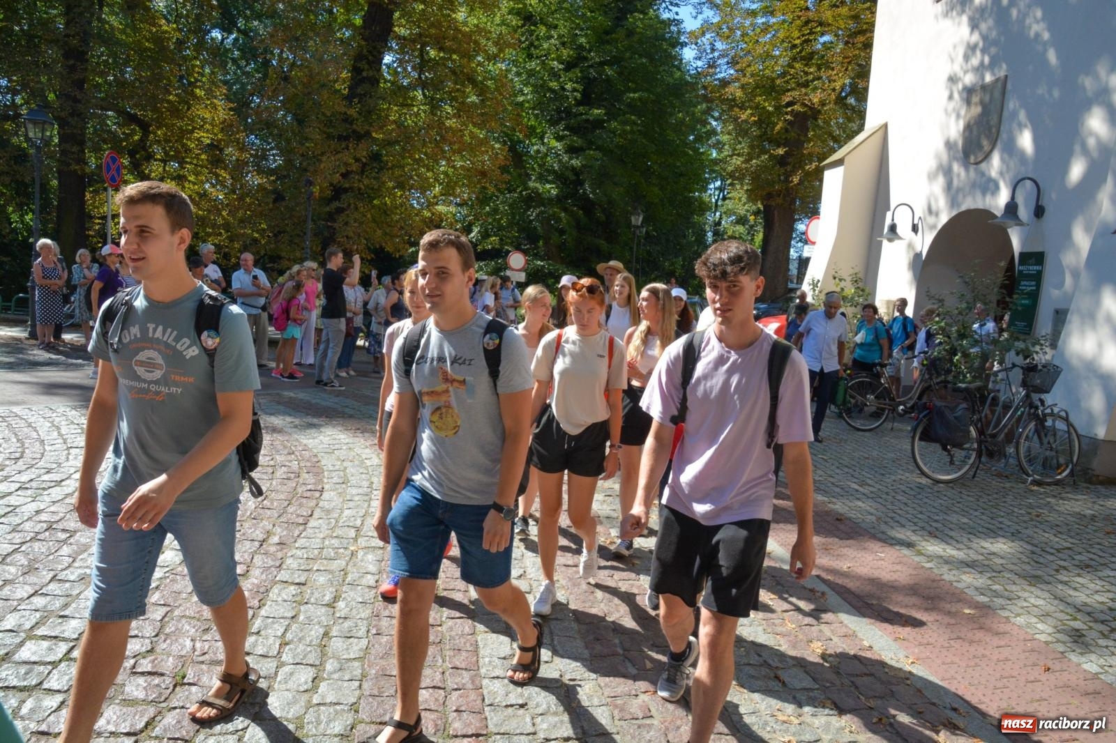 Zdjęcie w galerii na portalu naszraciborz.pl: Z zamku wyruszyła pielgrzymka na Jasną Górę [FOTO i WIDEO] wiadomości z regionu