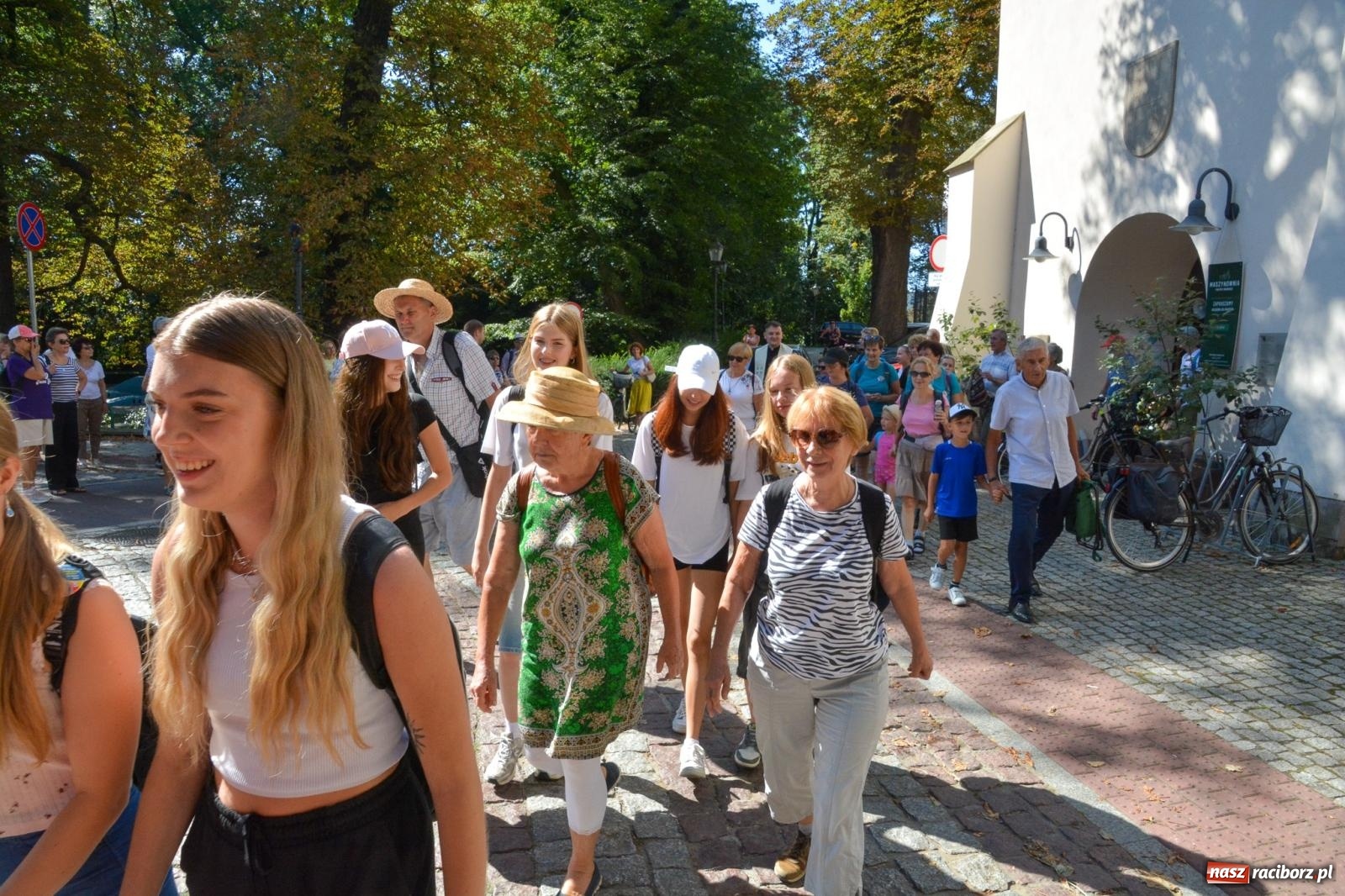 Zdjęcie w galerii na portalu naszraciborz.pl: Z zamku wyruszyła pielgrzymka na Jasną Górę [FOTO i WIDEO] wiadomości z regionu