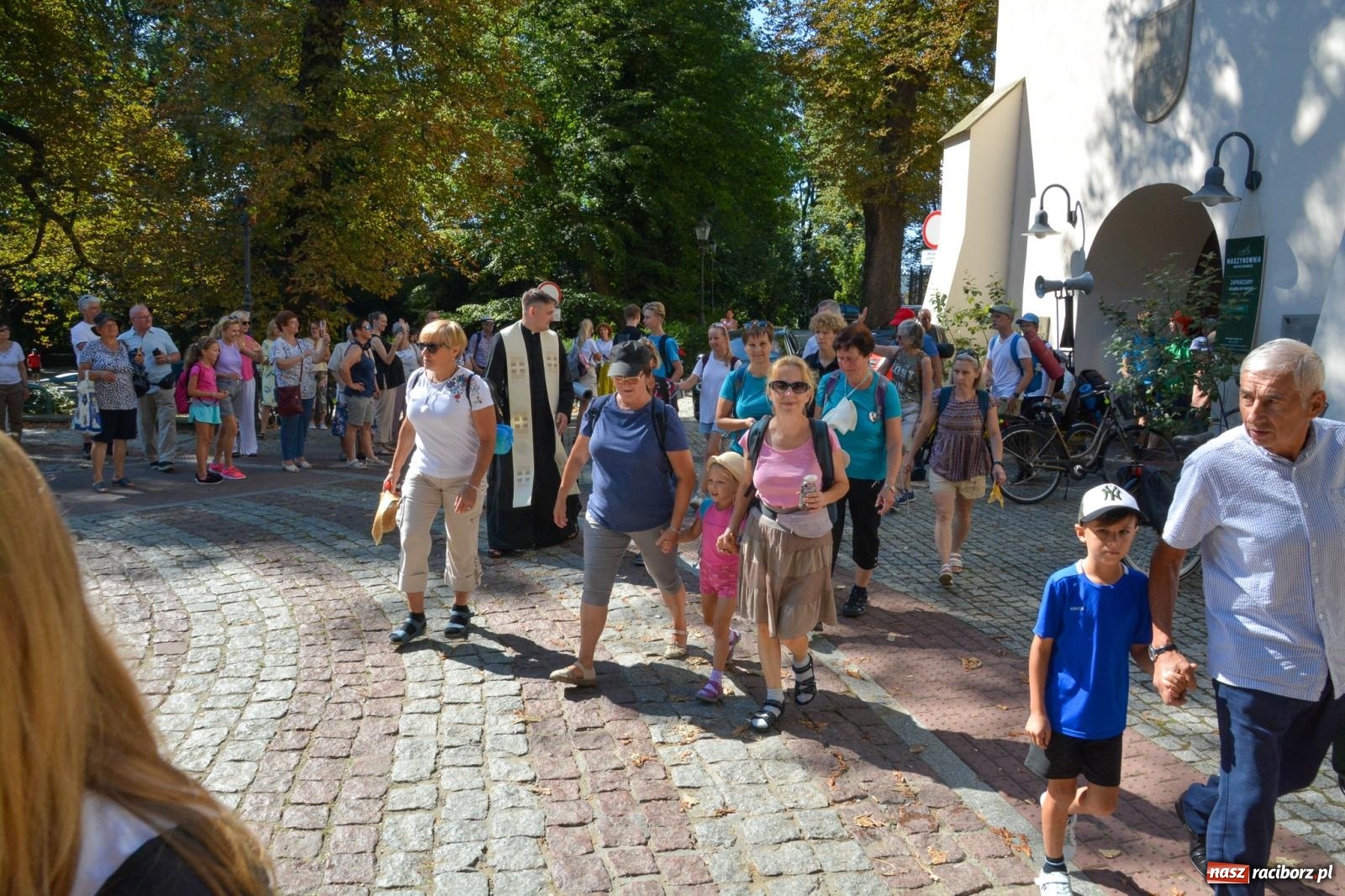 Zdjęcie w galerii na portalu naszraciborz.pl: Z zamku wyruszyła pielgrzymka na Jasną Górę [FOTO i WIDEO] wiadomości z regionu