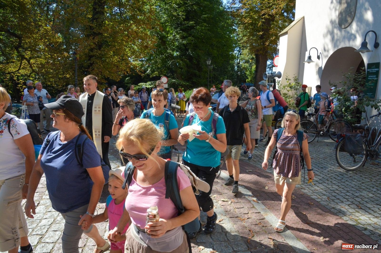Zdjęcie w galerii na portalu naszraciborz.pl: Z zamku wyruszyła pielgrzymka na Jasną Górę [FOTO i WIDEO] wiadomości z regionu