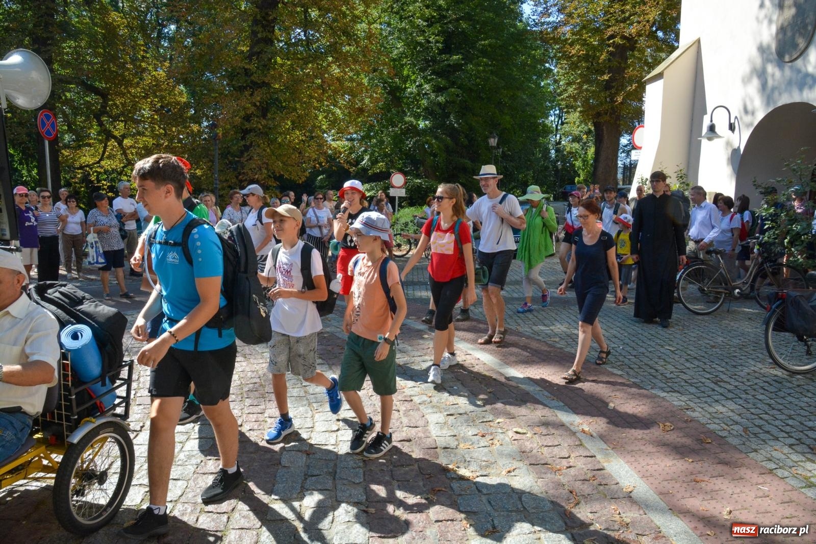 Zdjęcie w galerii na portalu naszraciborz.pl: Z zamku wyruszyła pielgrzymka na Jasną Górę [FOTO i WIDEO] wiadomości z regionu