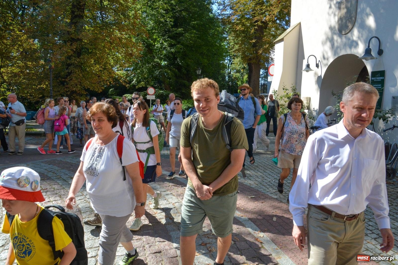 Zdjęcie w galerii na portalu naszraciborz.pl: Z zamku wyruszyła pielgrzymka na Jasną Górę [FOTO i WIDEO] wiadomości z regionu
