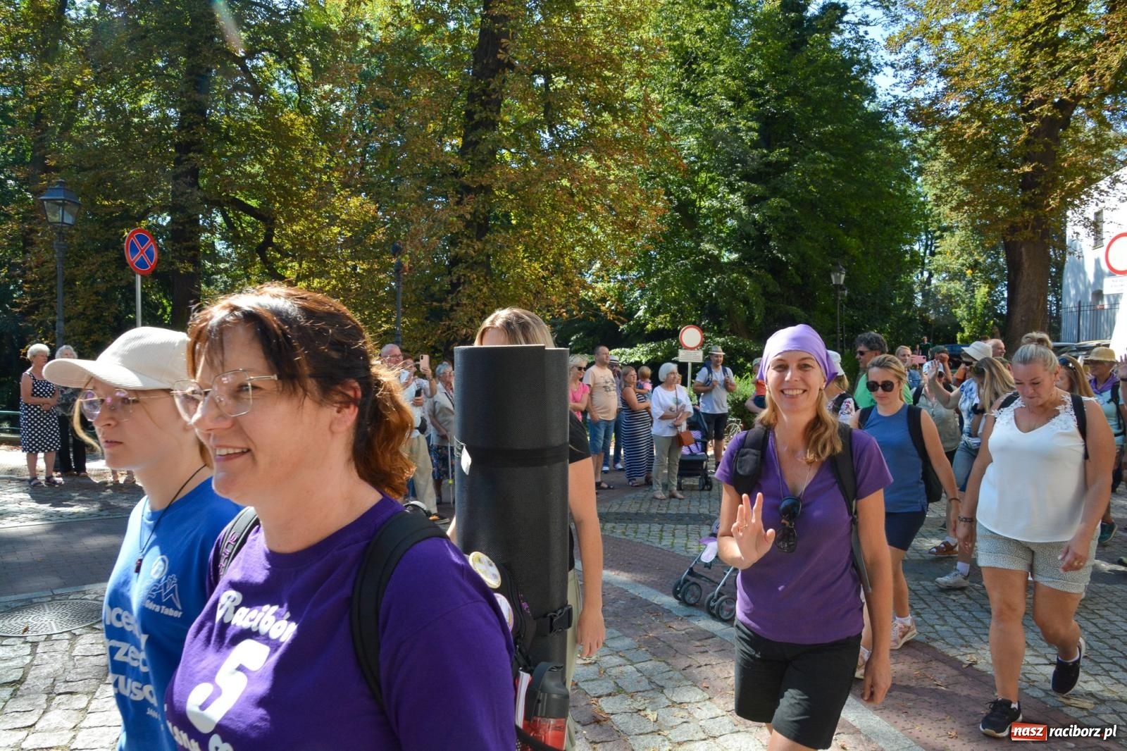 Zdjęcie w galerii na portalu naszraciborz.pl: Z zamku wyruszyła pielgrzymka na Jasną Górę [FOTO i WIDEO] wiadomości z regionu