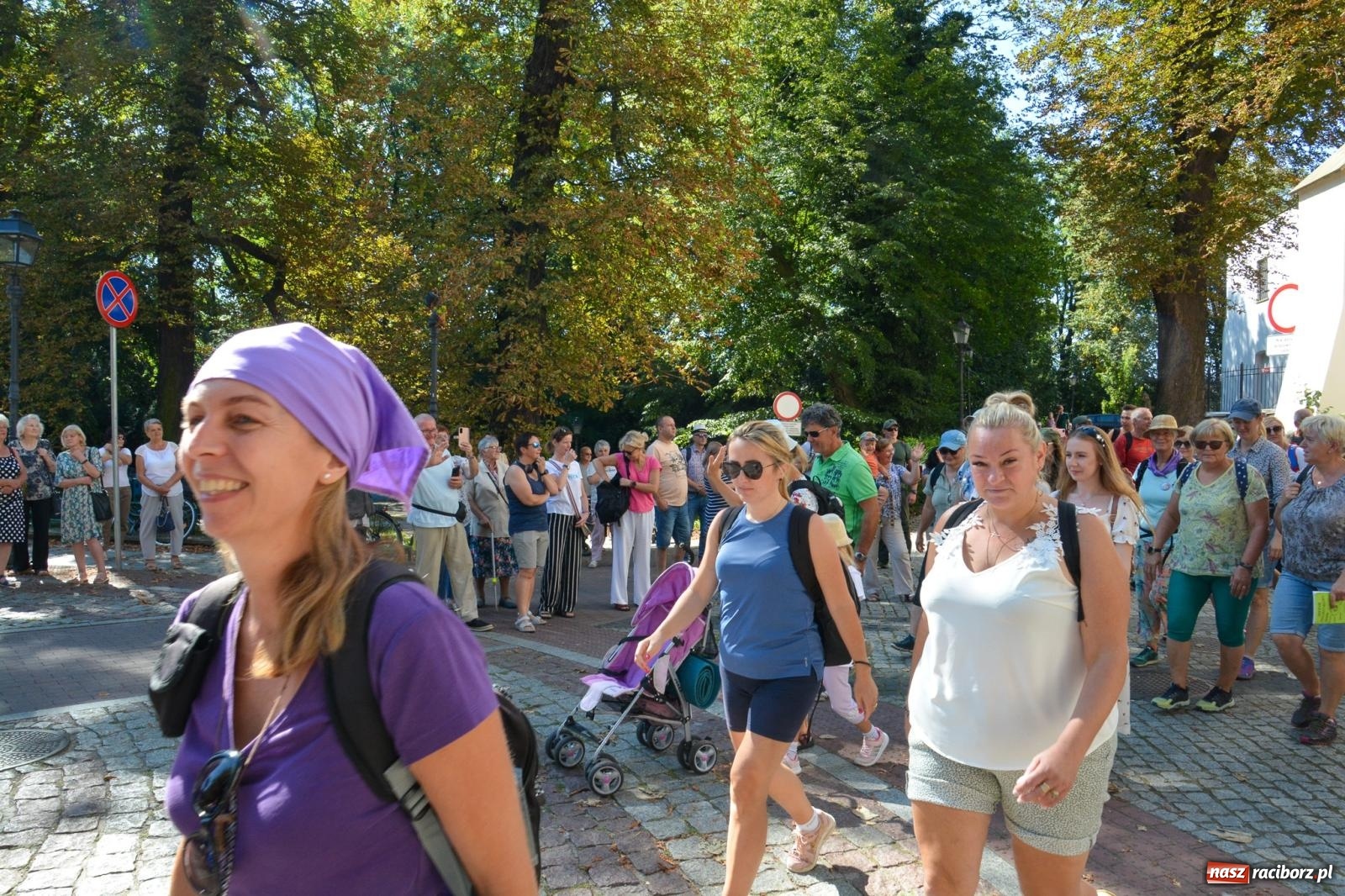 Zdjęcie w galerii na portalu naszraciborz.pl: Z zamku wyruszyła pielgrzymka na Jasną Górę [FOTO i WIDEO] wiadomości z regionu
