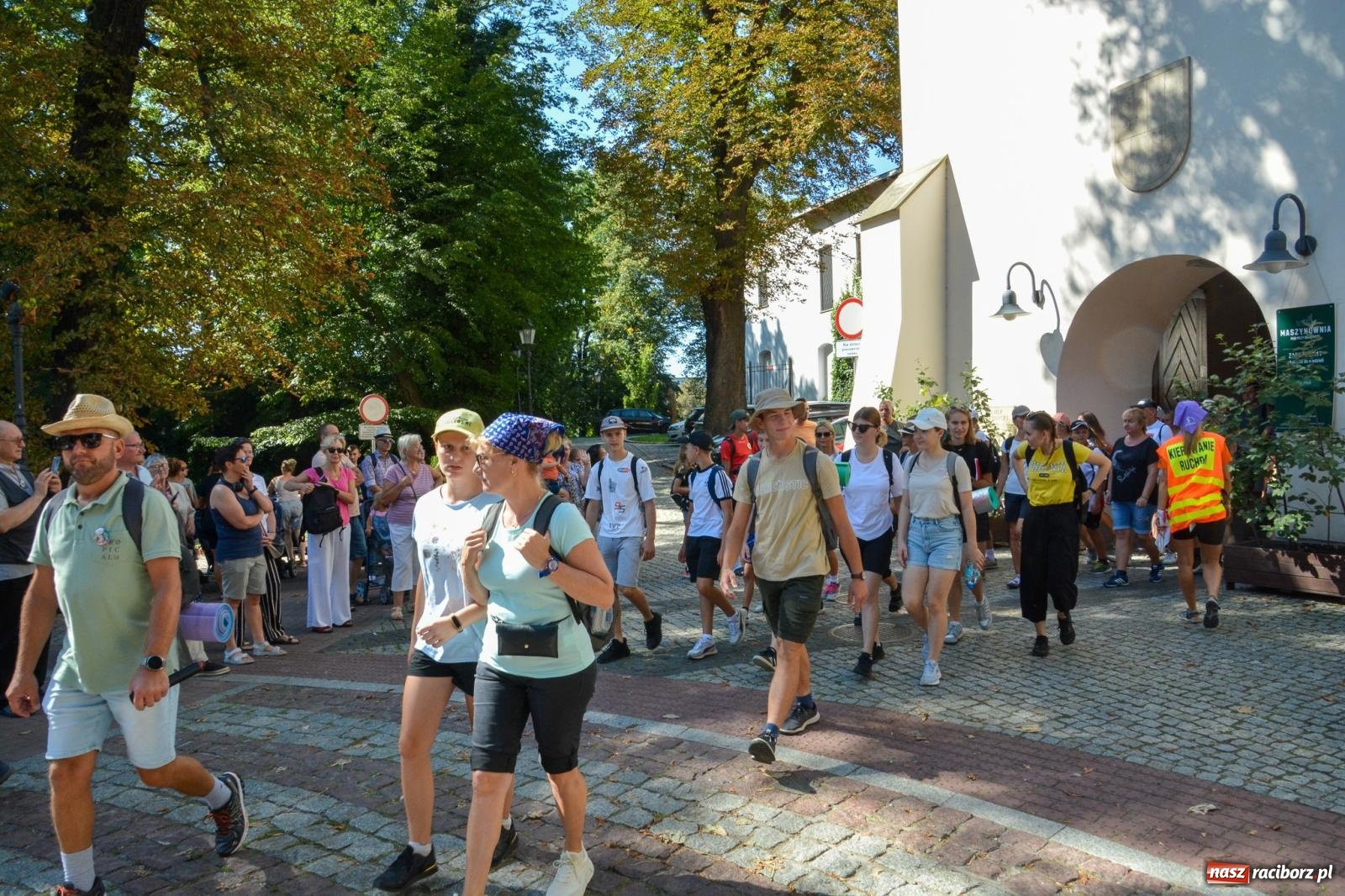 Zdjęcie w galerii na portalu naszraciborz.pl: Z zamku wyruszyła pielgrzymka na Jasną Górę [FOTO i WIDEO] wiadomości z regionu