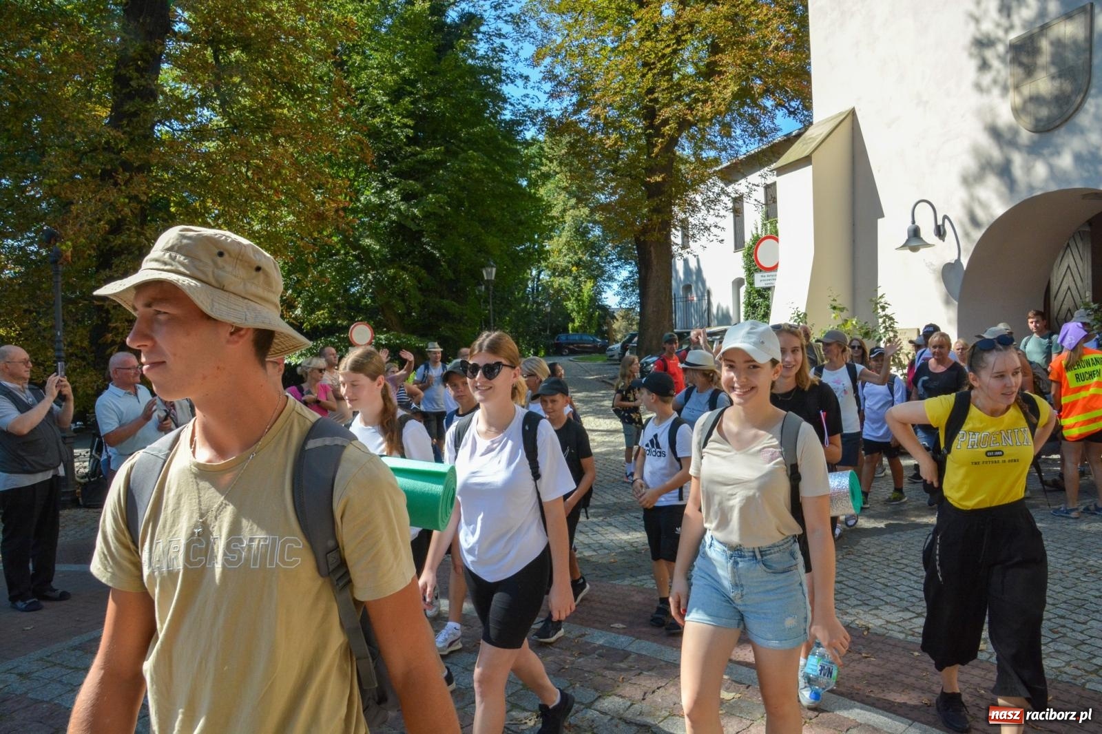 Zdjęcie w galerii na portalu naszraciborz.pl: Z zamku wyruszyła pielgrzymka na Jasną Górę [FOTO i WIDEO] wiadomości z regionu