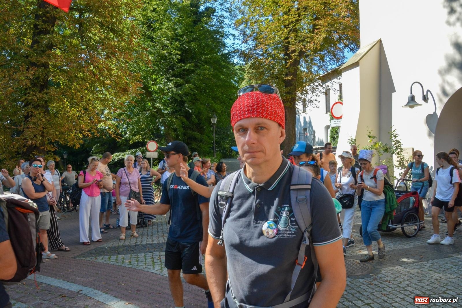 Zdjęcie w galerii na portalu naszraciborz.pl: Z zamku wyruszyła pielgrzymka na Jasną Górę [FOTO i WIDEO] wiadomości z regionu