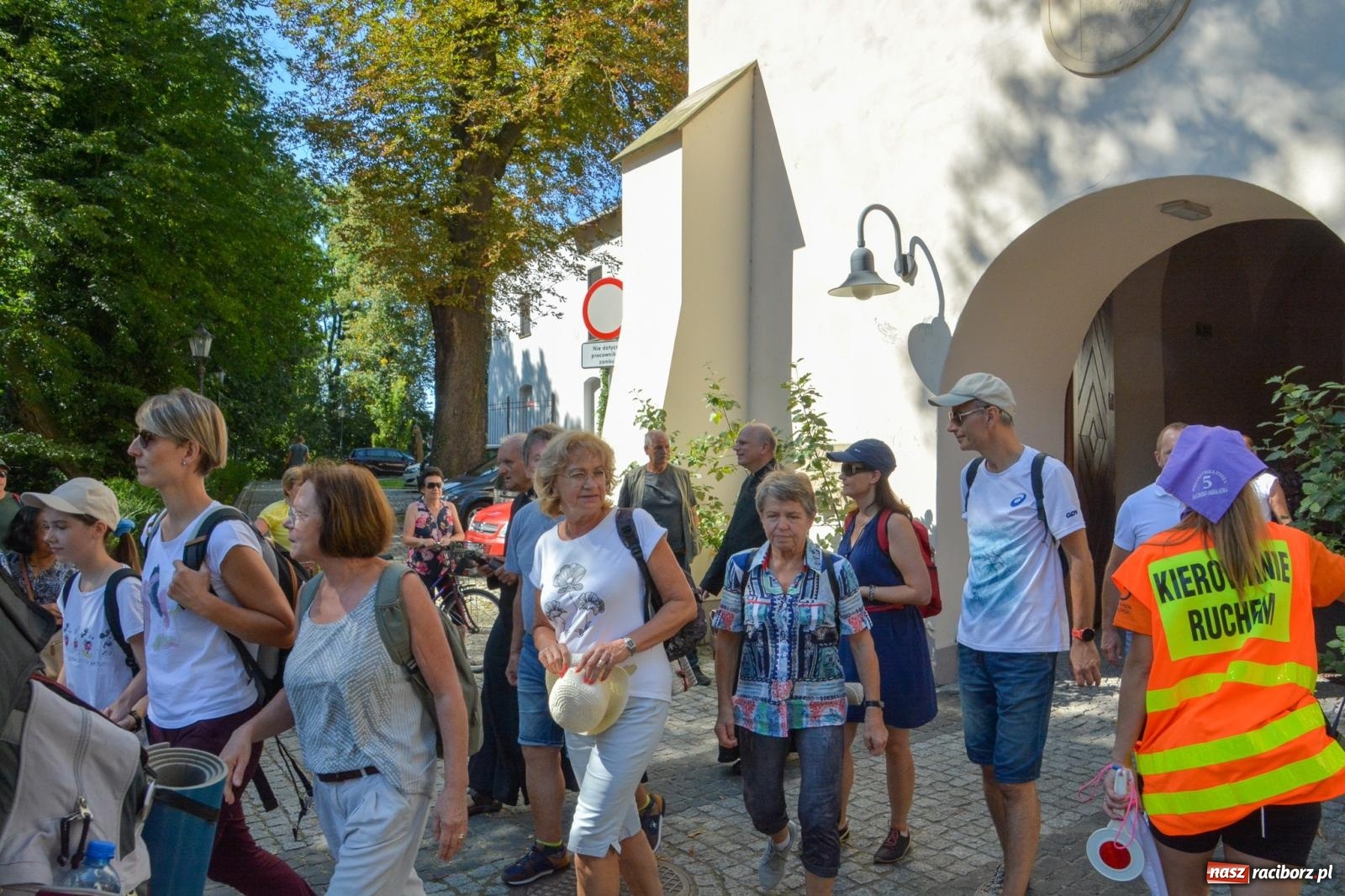 Zdjęcie w galerii na portalu naszraciborz.pl: Z zamku wyruszyła pielgrzymka na Jasną Górę [FOTO i WIDEO] wiadomości z regionu