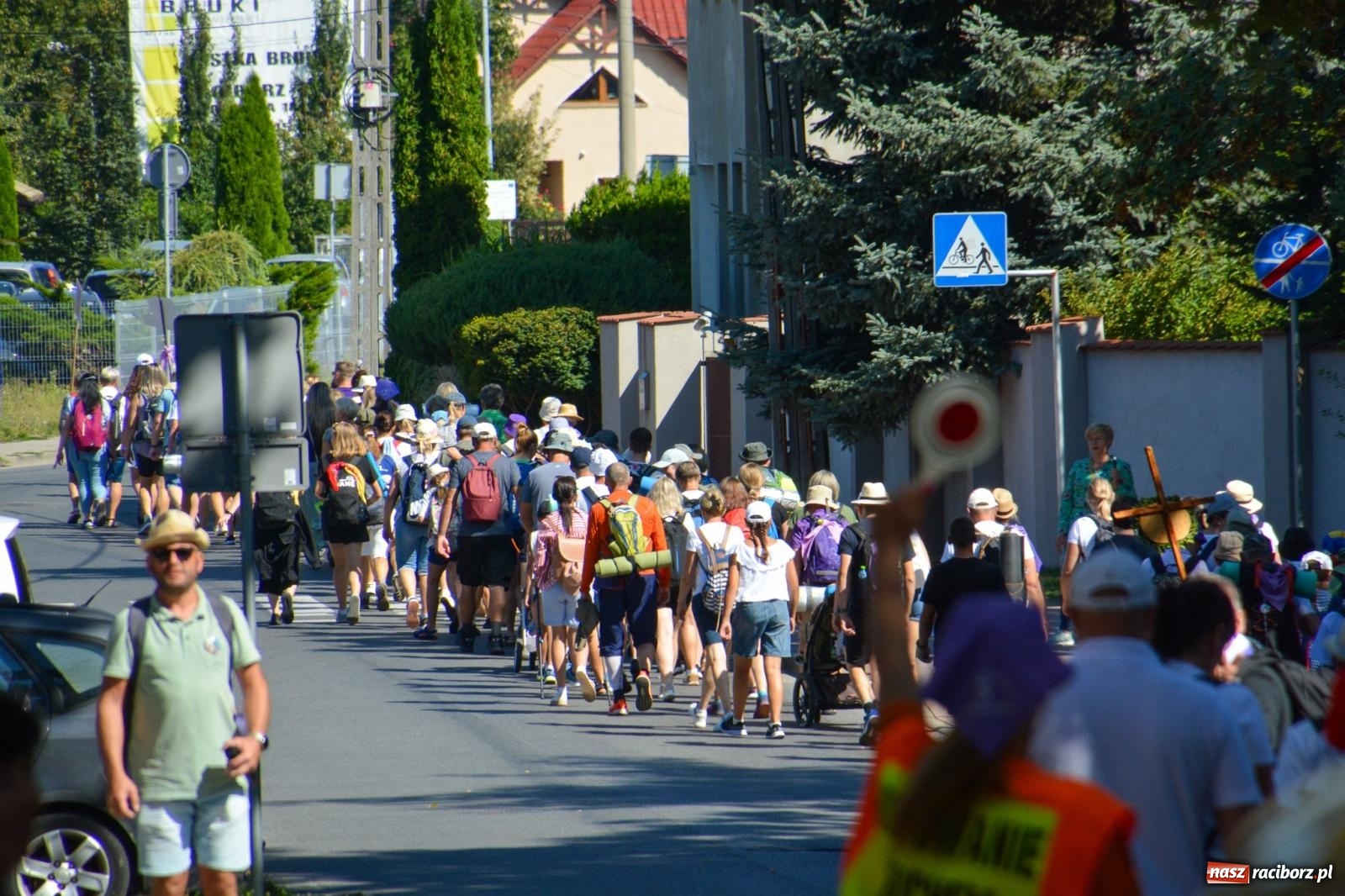 Zdjęcie w galerii na portalu naszraciborz.pl: Z zamku wyruszyła pielgrzymka na Jasną Górę [FOTO i WIDEO] wiadomości z regionu