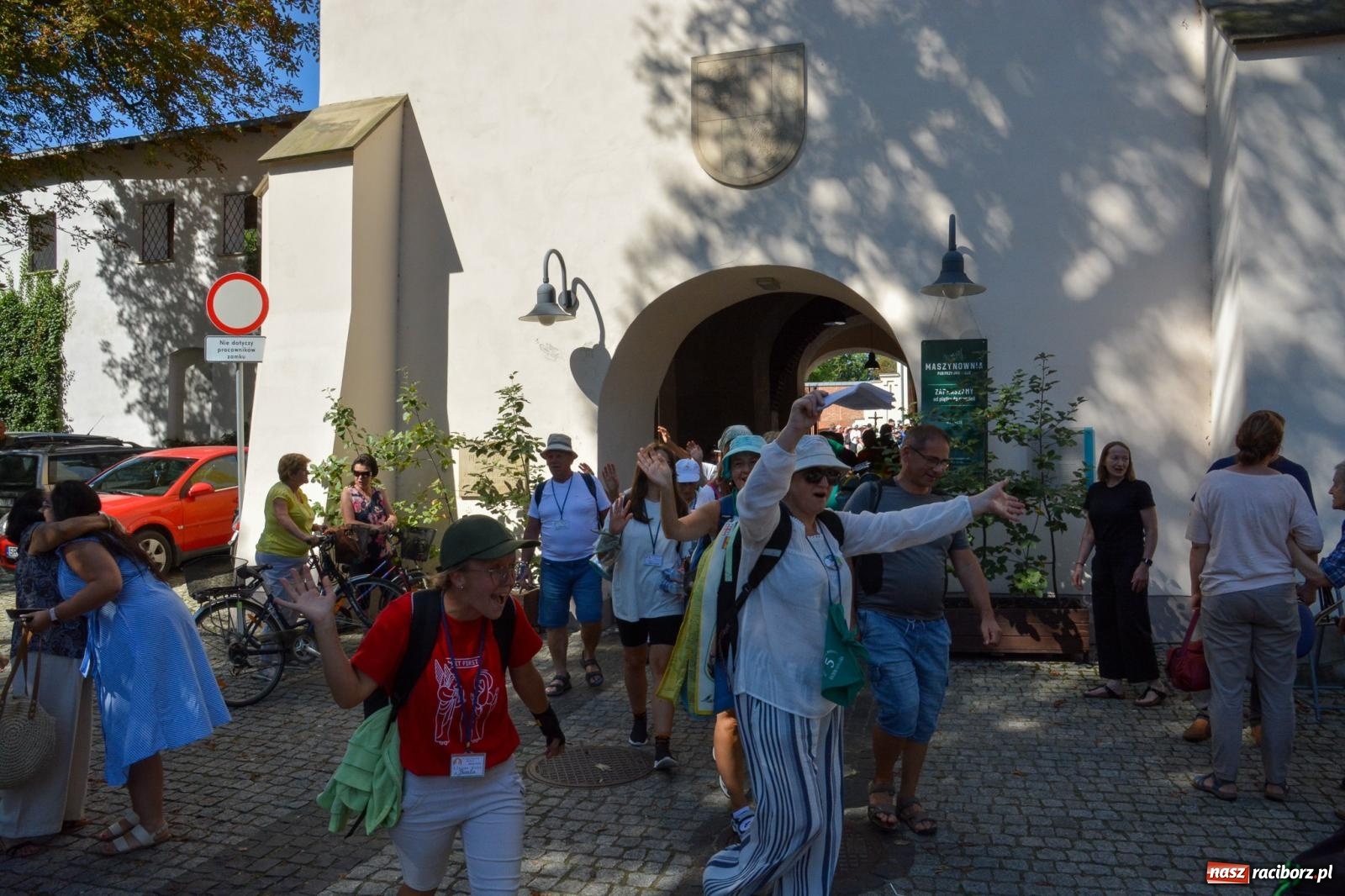 Zdjęcie w galerii na portalu naszraciborz.pl: Z zamku wyruszyła pielgrzymka na Jasną Górę [FOTO i WIDEO] wiadomości z regionu