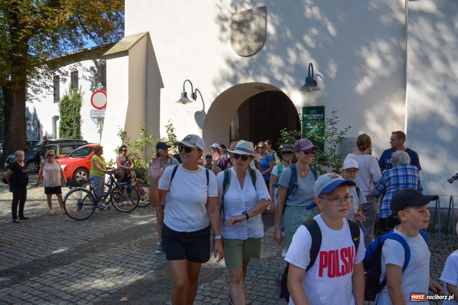 Zdjęcie w galerii na portalu naszraciborz.pl: Z zamku wyruszyła pielgrzymka na Jasną Górę [FOTO i WIDEO] wiadomości z regionu