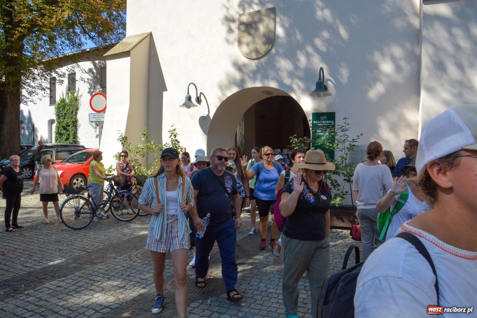 Zdjęcie w galerii na portalu naszraciborz.pl: Z zamku wyruszyła pielgrzymka na Jasną Górę [FOTO i WIDEO] wiadomości z regionu