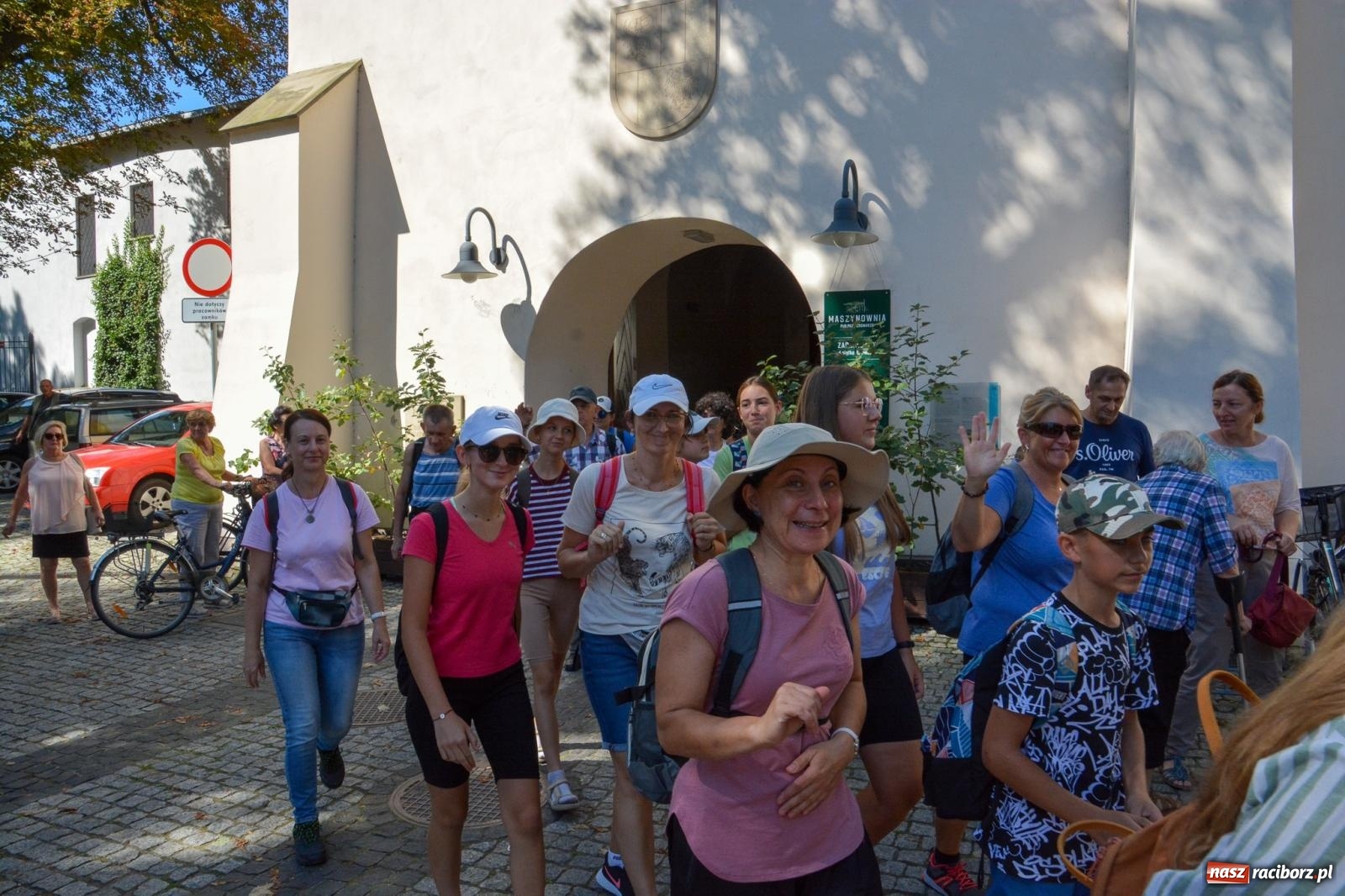 Zdjęcie w galerii na portalu naszraciborz.pl: Z zamku wyruszyła pielgrzymka na Jasną Górę [FOTO i WIDEO] wiadomości z regionu