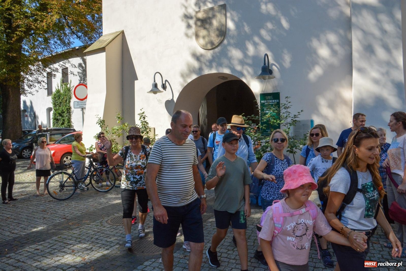 Zdjęcie w galerii na portalu naszraciborz.pl: Z zamku wyruszyła pielgrzymka na Jasną Górę [FOTO i WIDEO] wiadomości z regionu