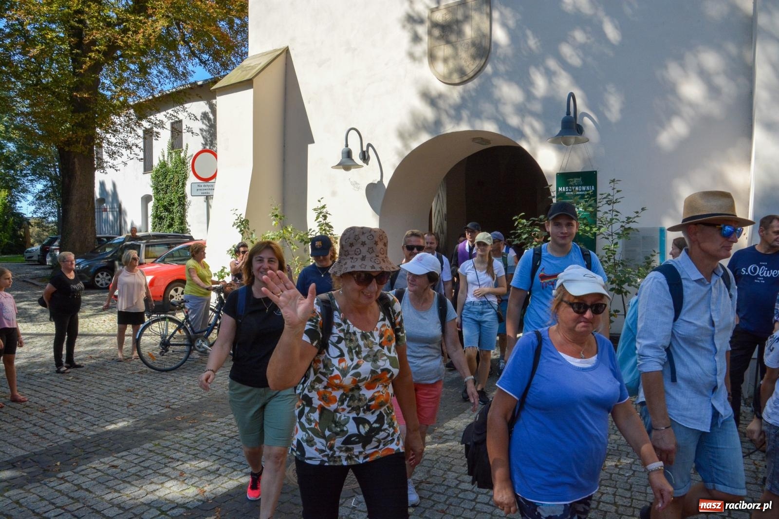 Zdjęcie w galerii na portalu naszraciborz.pl: Z zamku wyruszyła pielgrzymka na Jasną Górę [FOTO i WIDEO] wiadomości z regionu