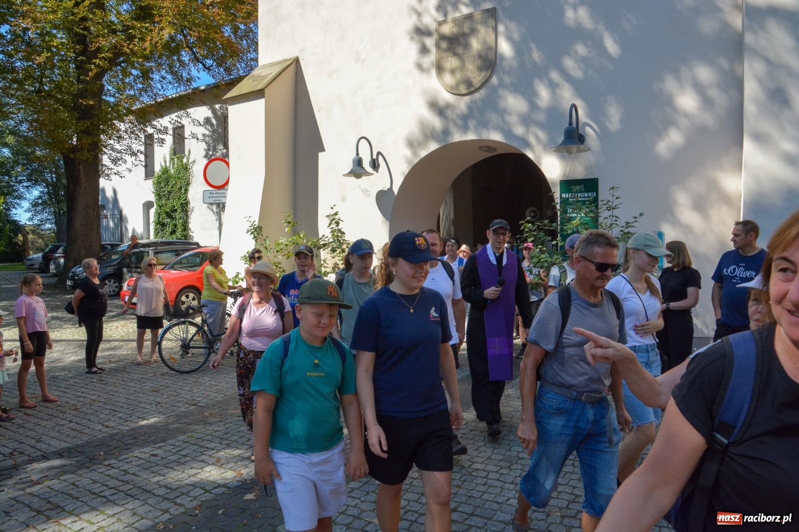 Zdjęcie w galerii na portalu naszraciborz.pl: Z zamku wyruszyła pielgrzymka na Jasną Górę [FOTO i WIDEO] wiadomości z regionu