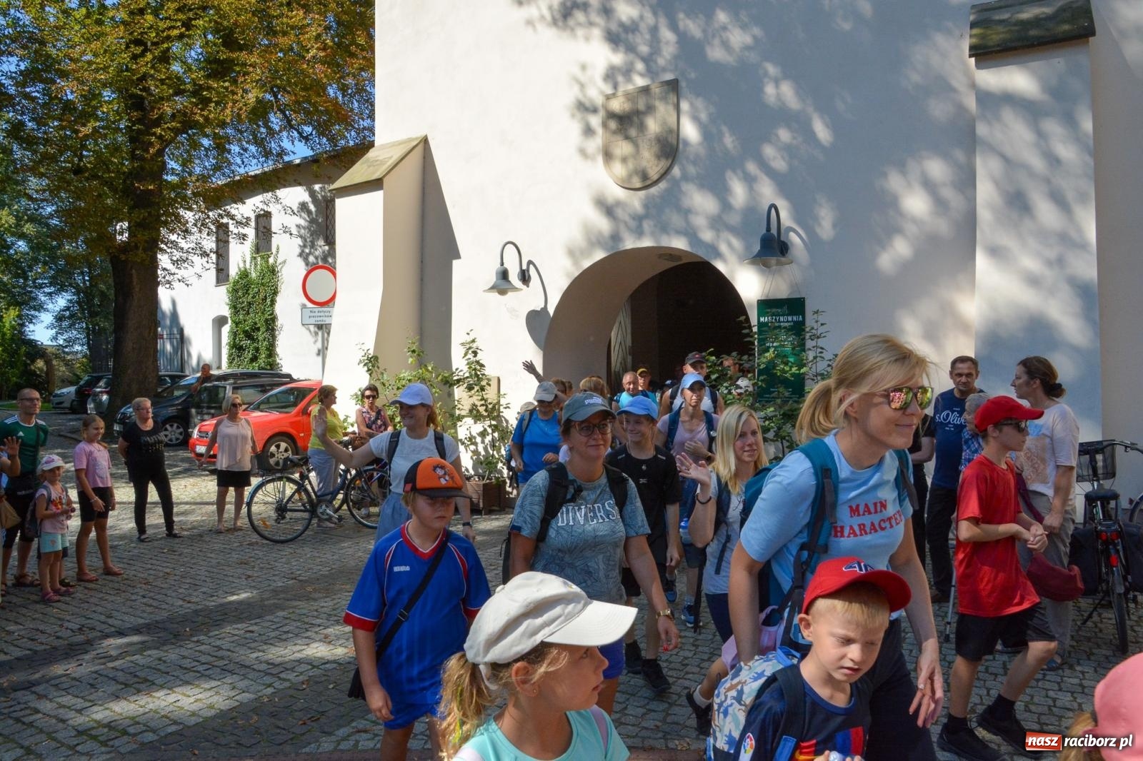 Zdjęcie w galerii na portalu naszraciborz.pl: Z zamku wyruszyła pielgrzymka na Jasną Górę [FOTO i WIDEO] wiadomości z regionu