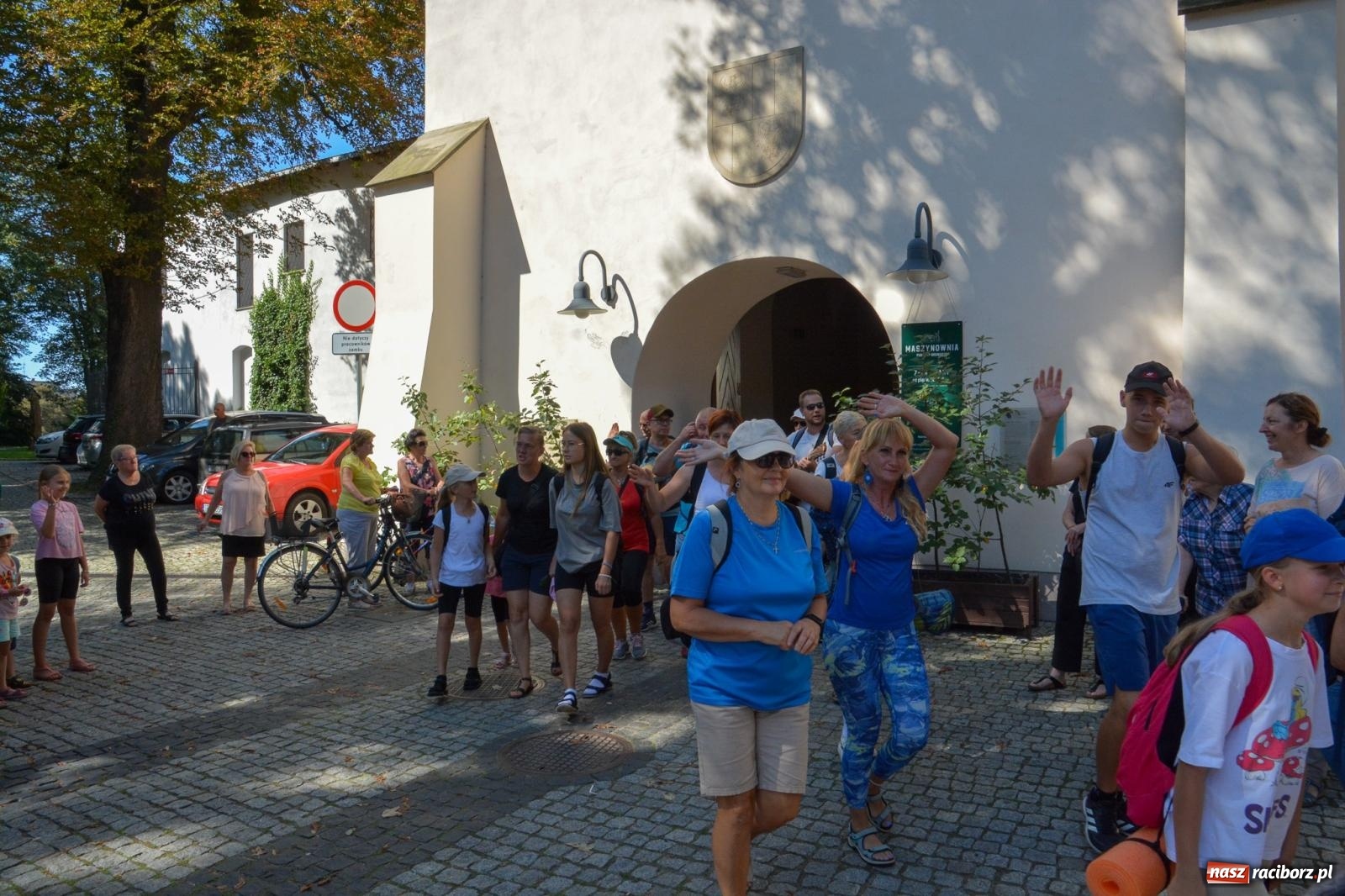 Zdjęcie w galerii na portalu naszraciborz.pl: Z zamku wyruszyła pielgrzymka na Jasną Górę [FOTO i WIDEO] wiadomości z regionu