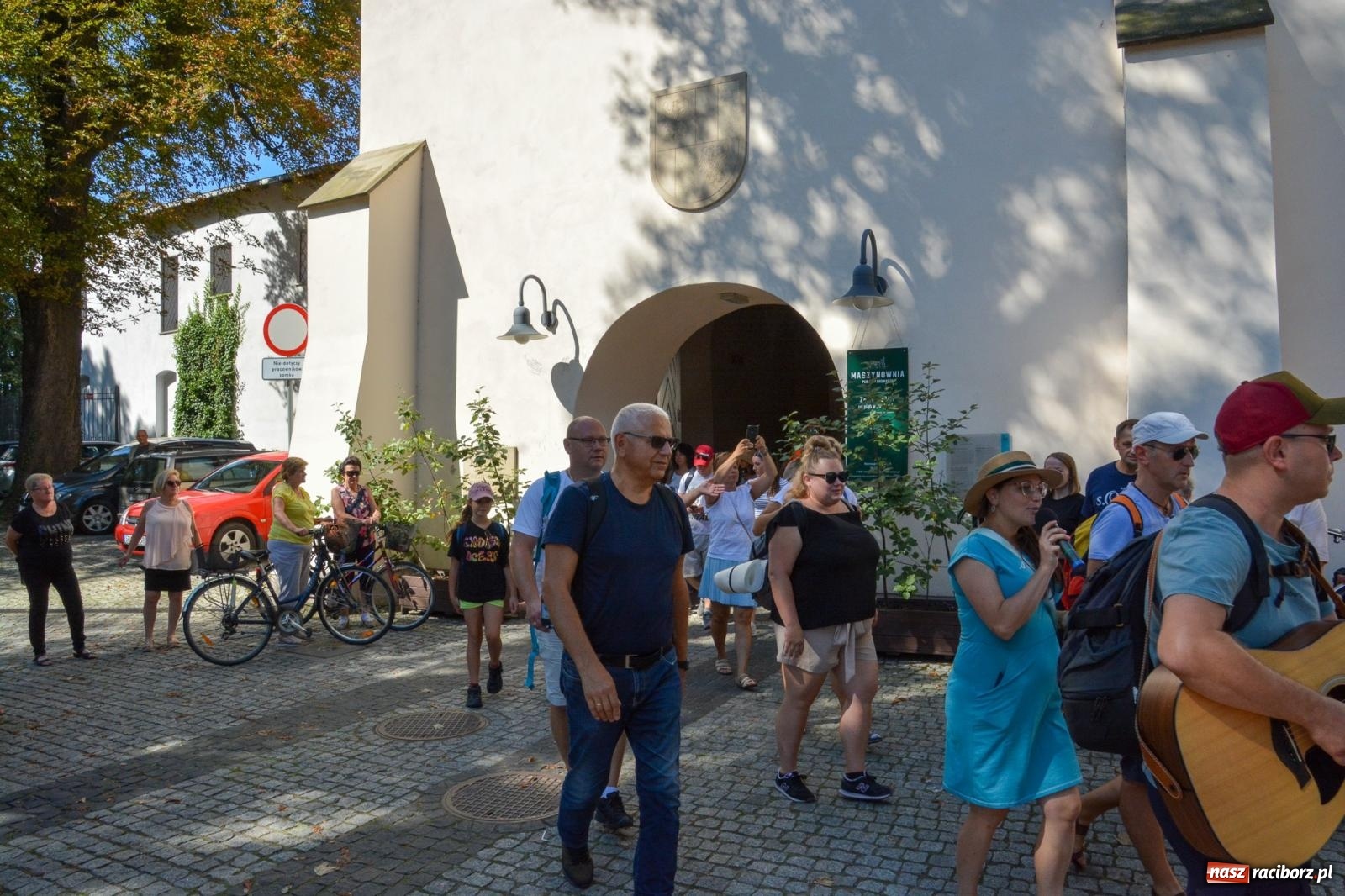 Zdjęcie w galerii na portalu naszraciborz.pl: Z zamku wyruszyła pielgrzymka na Jasną Górę [FOTO i WIDEO] wiadomości z regionu