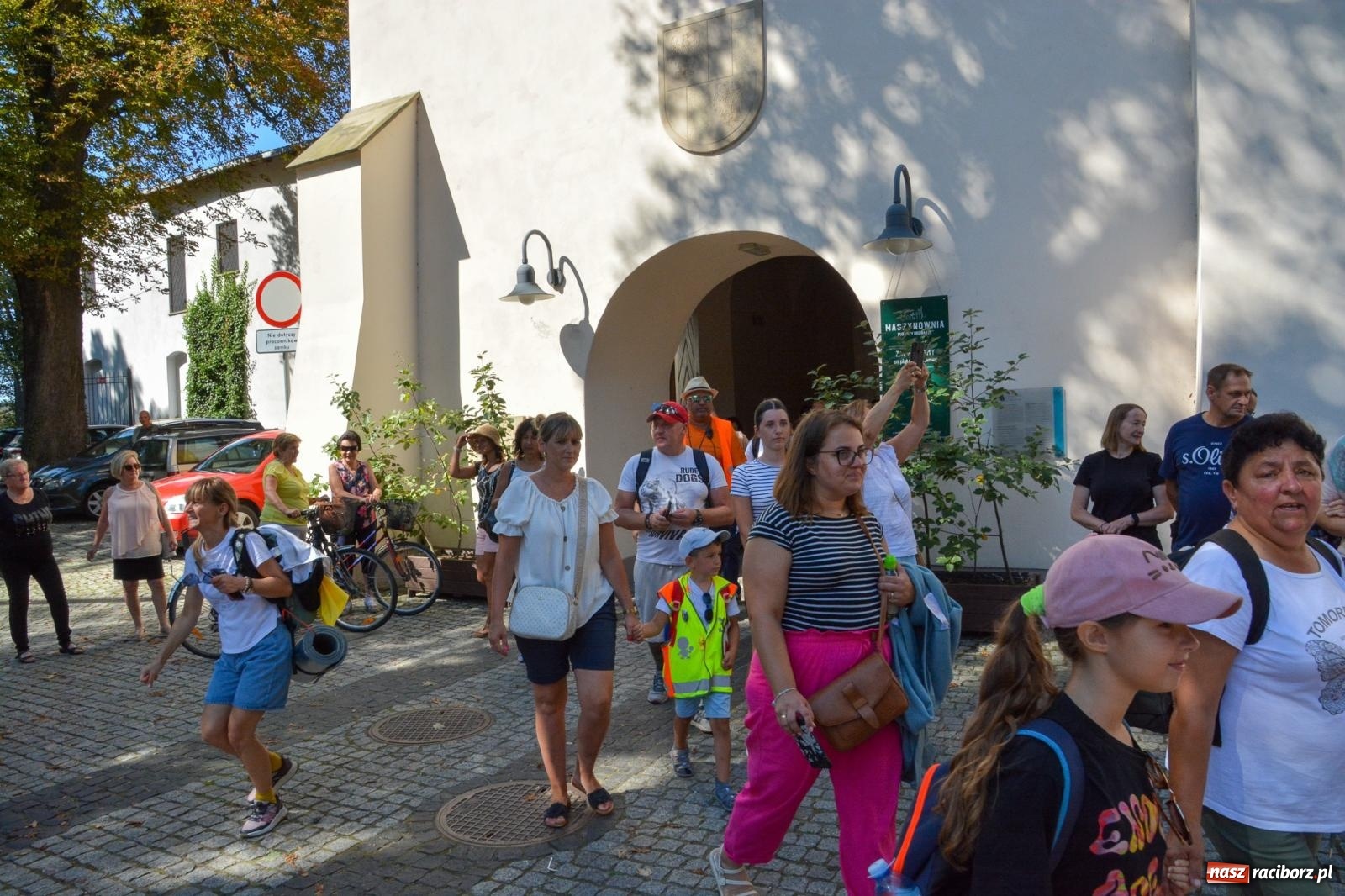 Zdjęcie w galerii na portalu naszraciborz.pl: Z zamku wyruszyła pielgrzymka na Jasną Górę [FOTO i WIDEO] wiadomości z regionu