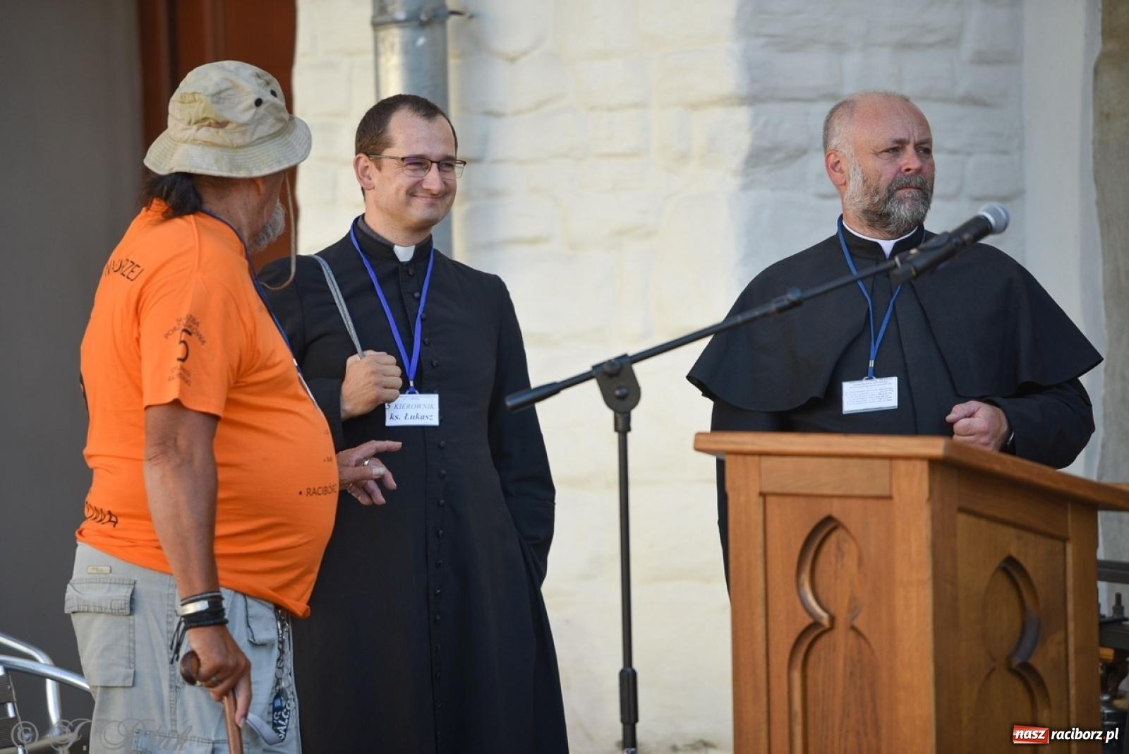 Zdjęcie w galerii na portalu naszraciborz.pl: Bracia i siostry w drodze. 48. Opolska Piesza Pielgrzymka na Jasną Górę wyruszyła z Raciborza [FOTO i WIDEO] wiadomości z regionu