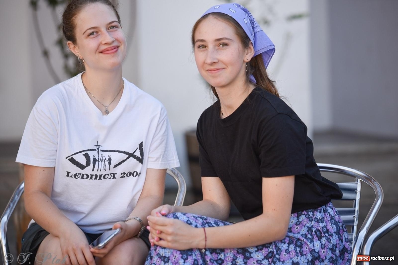 Zdjęcie w galerii na portalu naszraciborz.pl: Bracia i siostry w drodze. 48. Opolska Piesza Pielgrzymka na Jasną Górę wyruszyła z Raciborza [FOTO i WIDEO] wiadomości z regionu